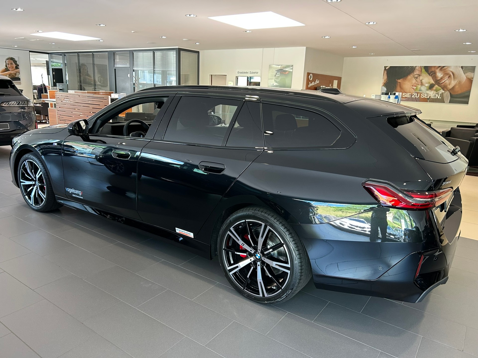 BMW 520d xDrive 48V Touring M Sport Pro Steptronic-image-12