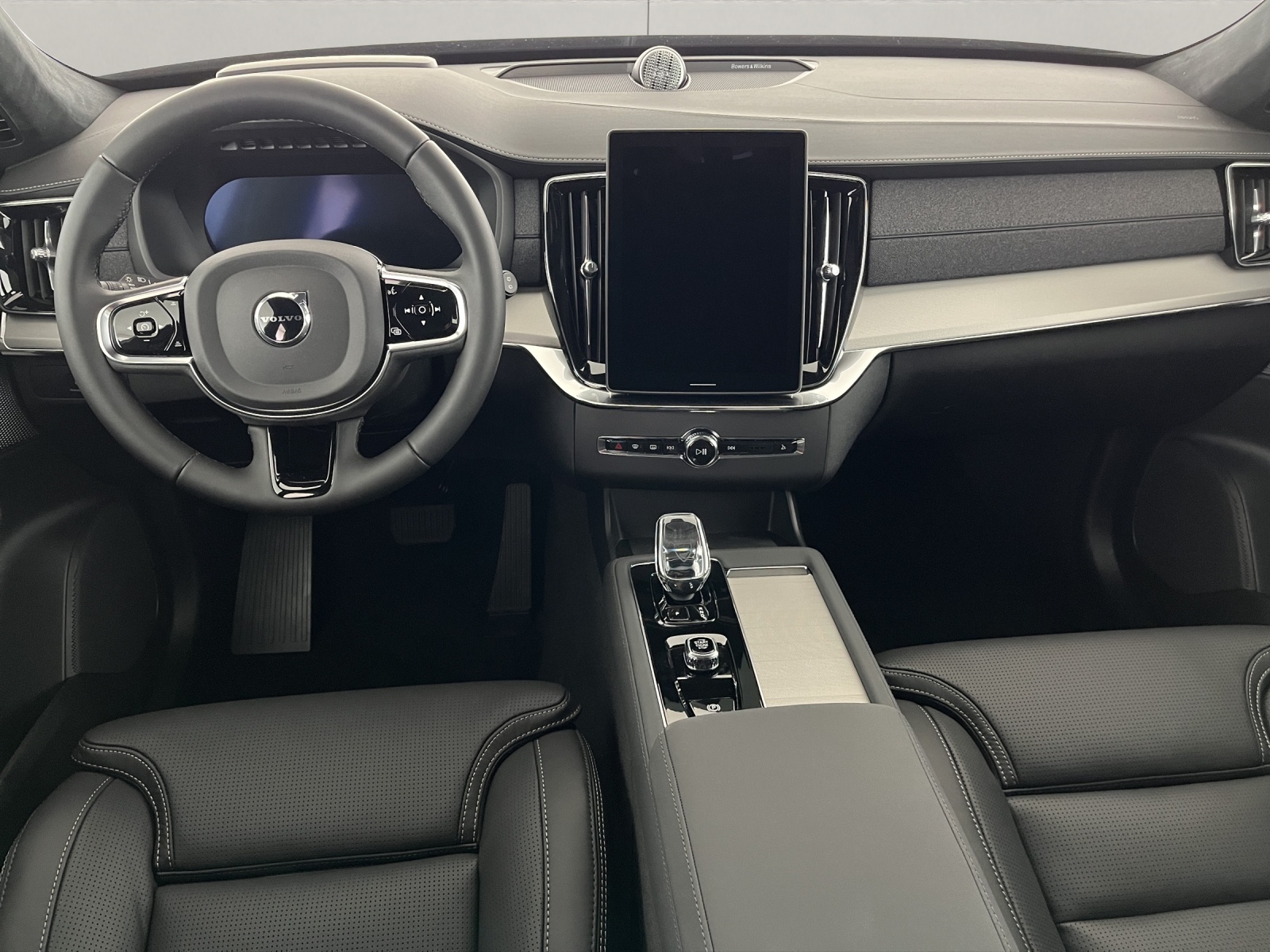 VOLVO XC90 2.0 B5 MH Black Edition AWD-image-13