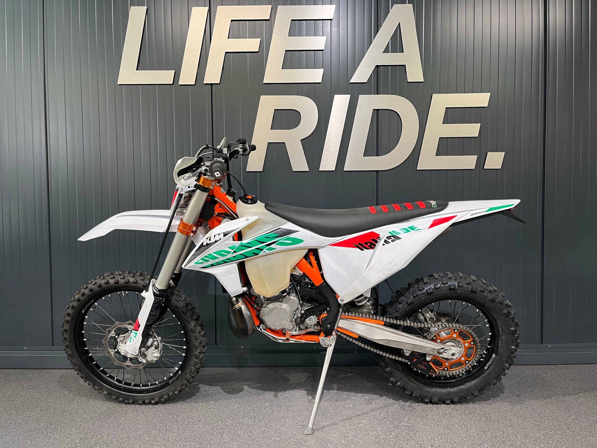 KTM 300 EXC TPI Six Days 2T-showroom-element-2
