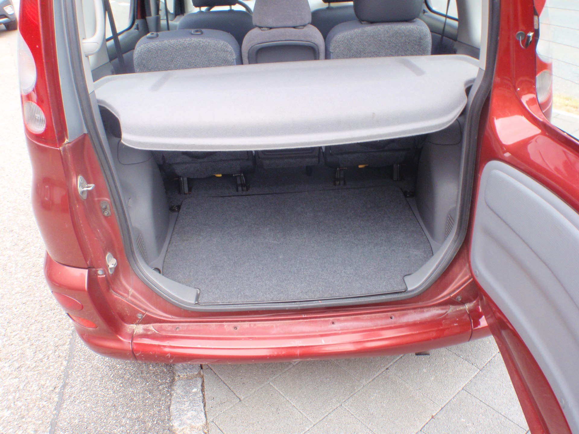 TOYOTA Yaris Verso 1.3 Linea Luna-image-11