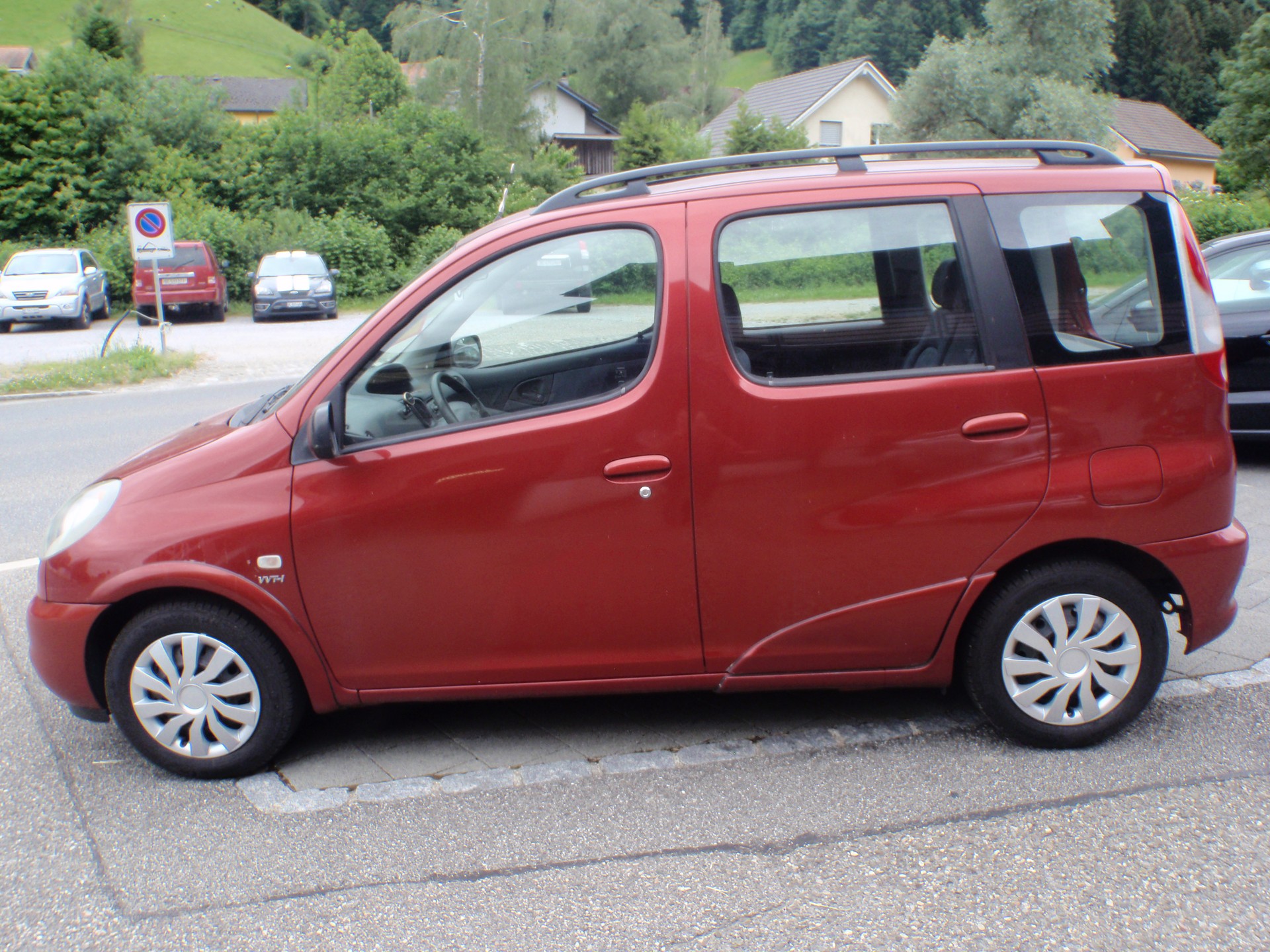 TOYOTA Yaris Verso 1.3 Linea Luna-image-7