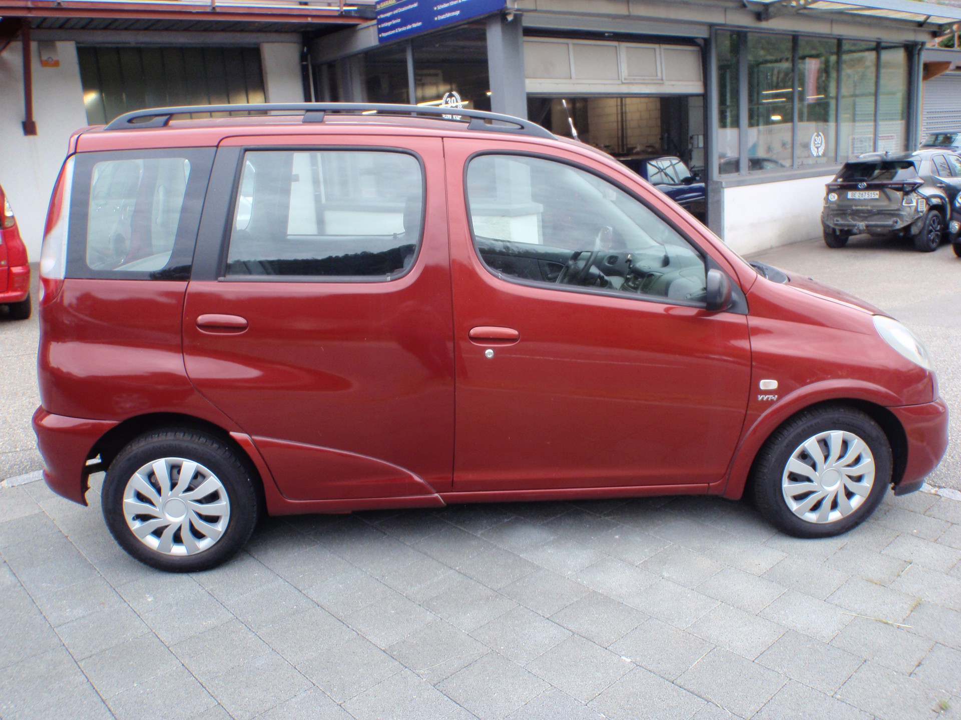 TOYOTA Yaris Verso 1.3 Linea Luna-image-3