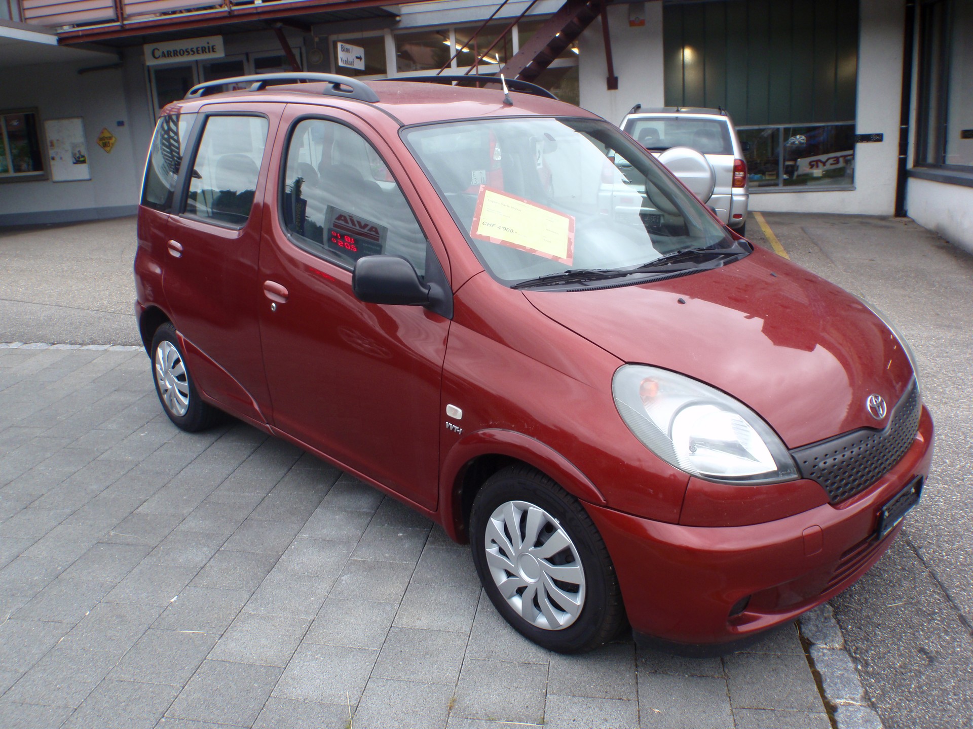 TOYOTA Yaris Verso 1.3 Linea Luna-image-2