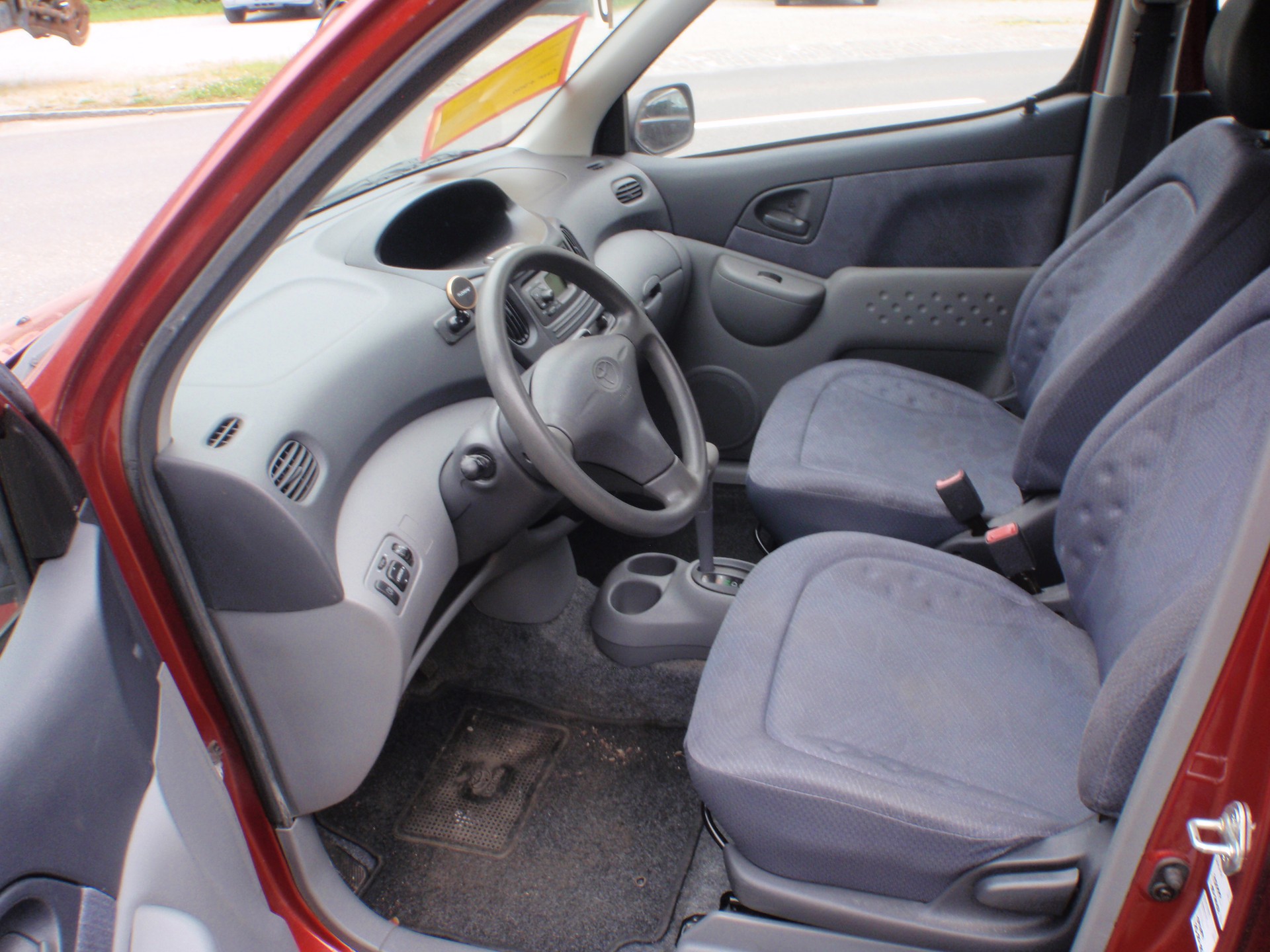 TOYOTA Yaris Verso 1.3 Linea Luna-image-8