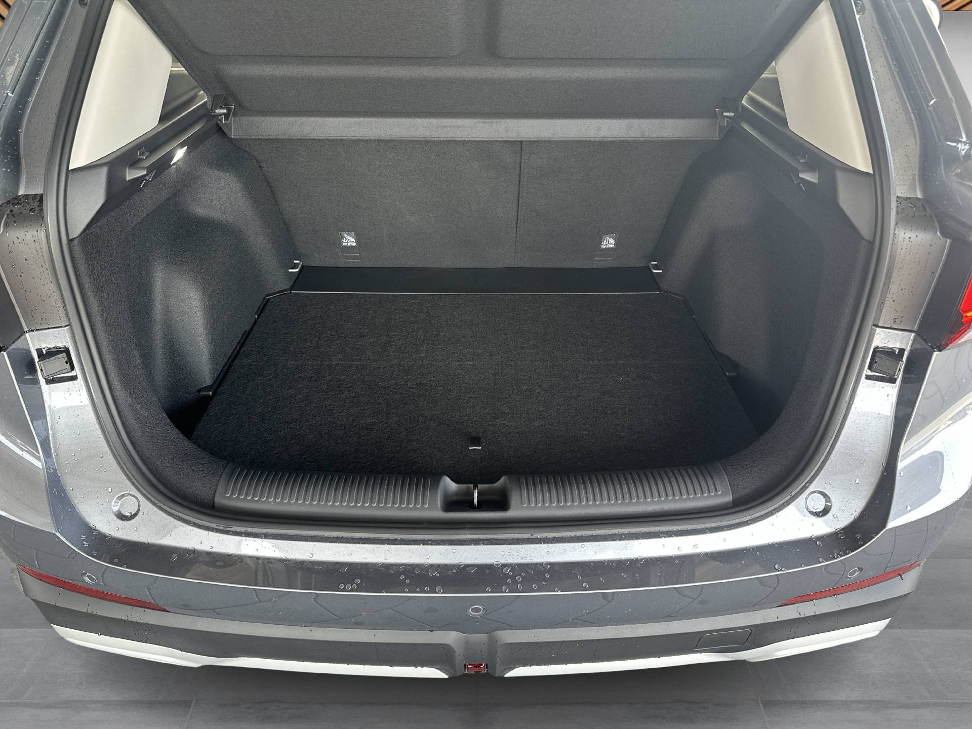 MG ZS 1.5 Hybrid+ Luxury-image-9