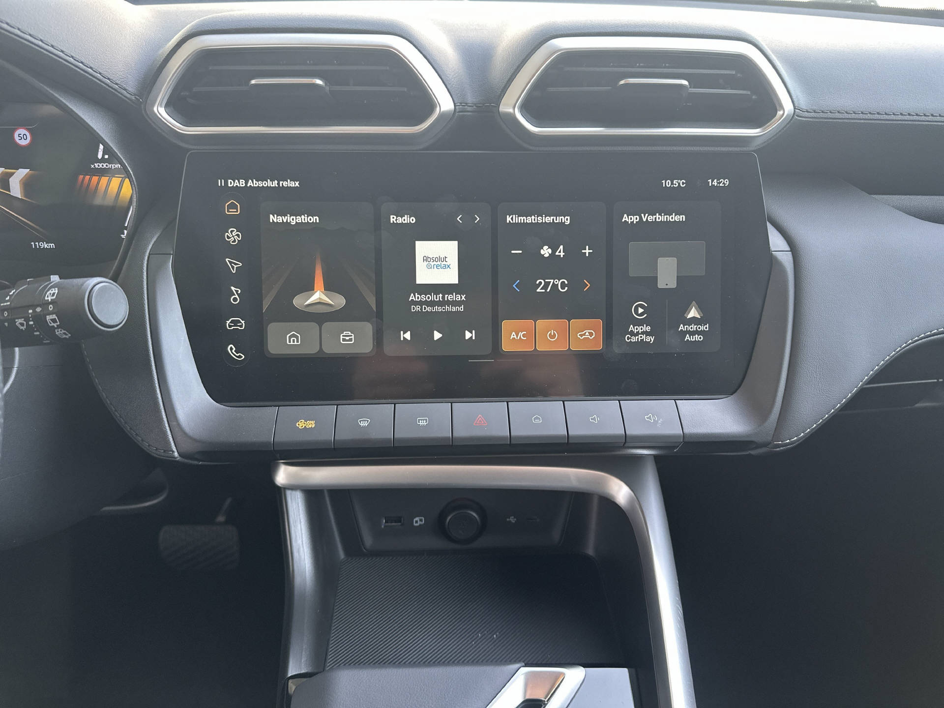 MG ZS 1.5 Hybrid+ Luxury-image-7