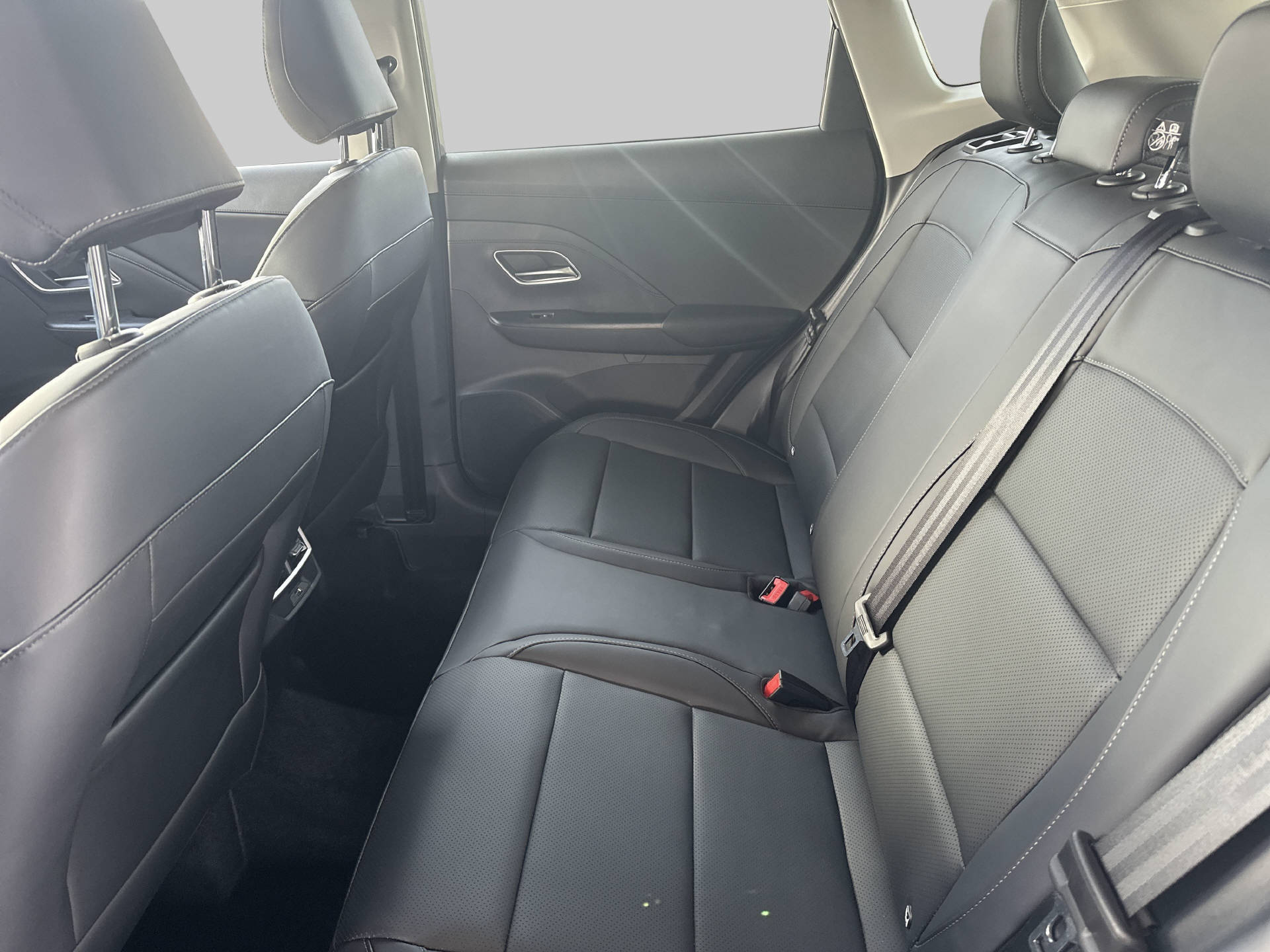 MG ZS 1.5 Hybrid+ Luxury-image-8