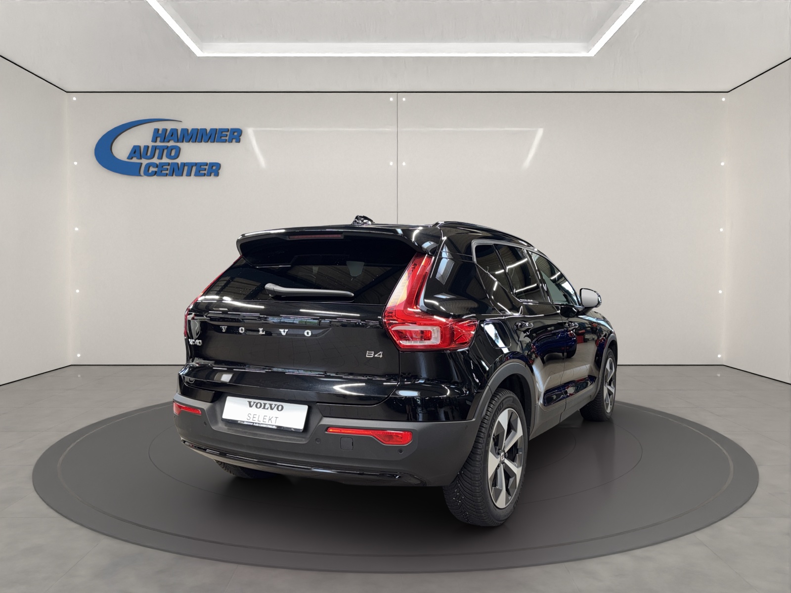 VOLVO XC40 2.0 B4 MH Plus Dark-image-4