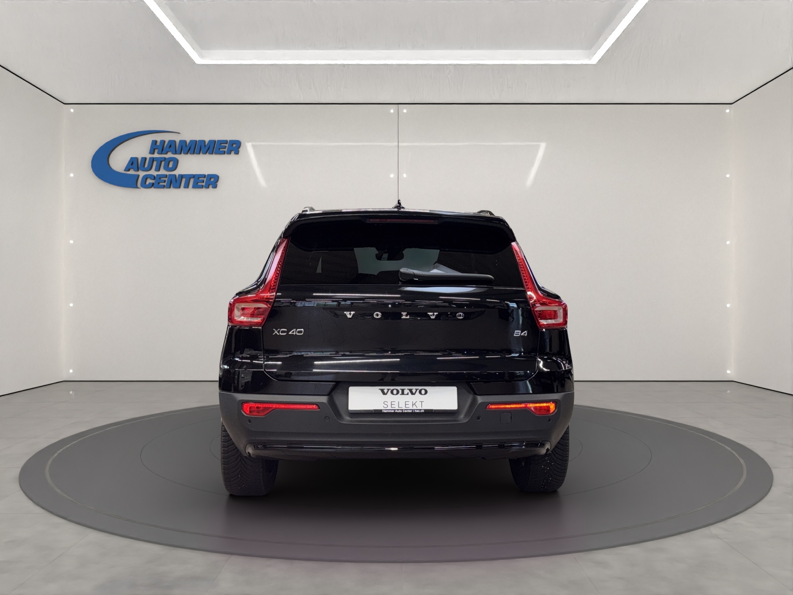 VOLVO XC40 2.0 B4 MH Plus Dark-image-3