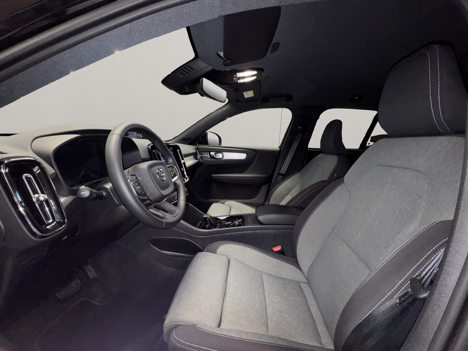VOLVO XC40 2.0 B4 MH Plus Dark-image-10