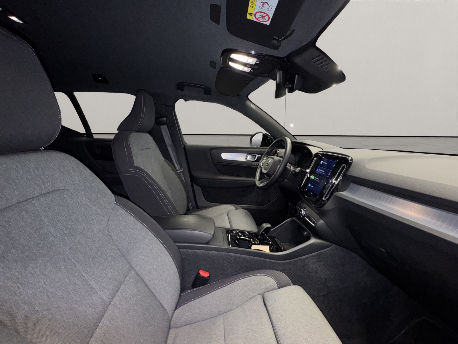VOLVO XC40 2.0 B4 MH Plus Dark-image-11