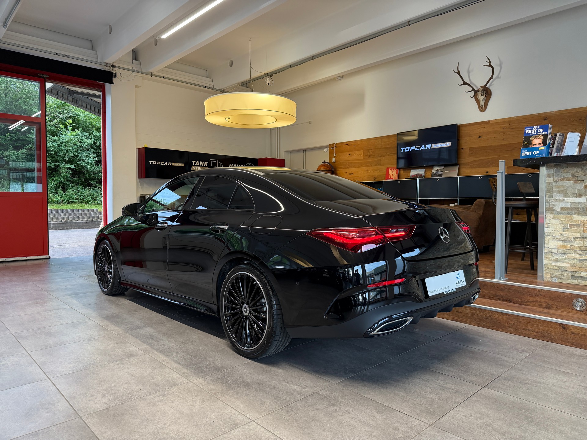 MERCEDES-BENZ CLA 200 7G-DCT AMG Line-image-3