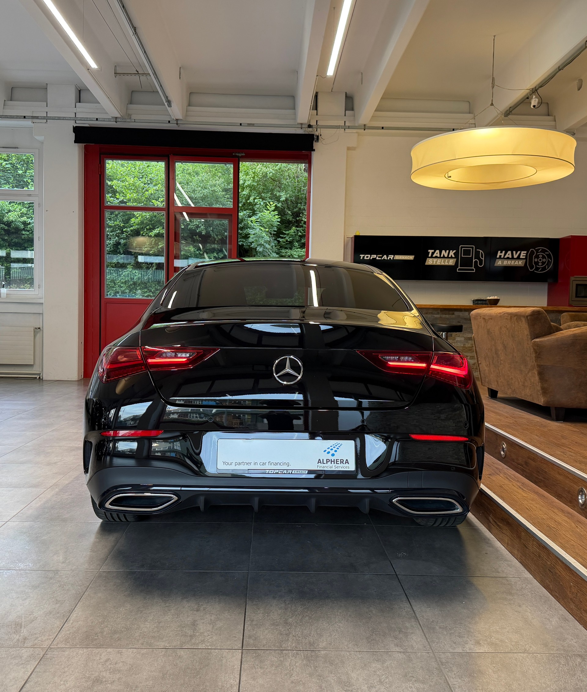 MERCEDES-BENZ CLA 200 7G-DCT AMG Line-image-4