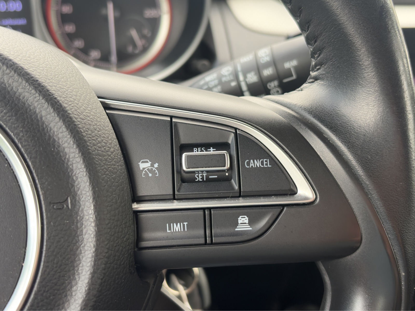 SUZUKI Swift 1.2iGeneration Hybr-image-10