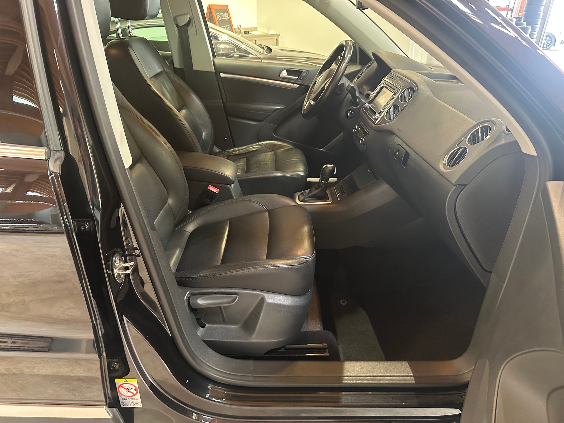 VW Tiguan 2.0 TDI BMT Salomon 4Motion DSG/Lückenlos VW-servicegepflegt/Äusserst gepflegter Zustand!-image-12