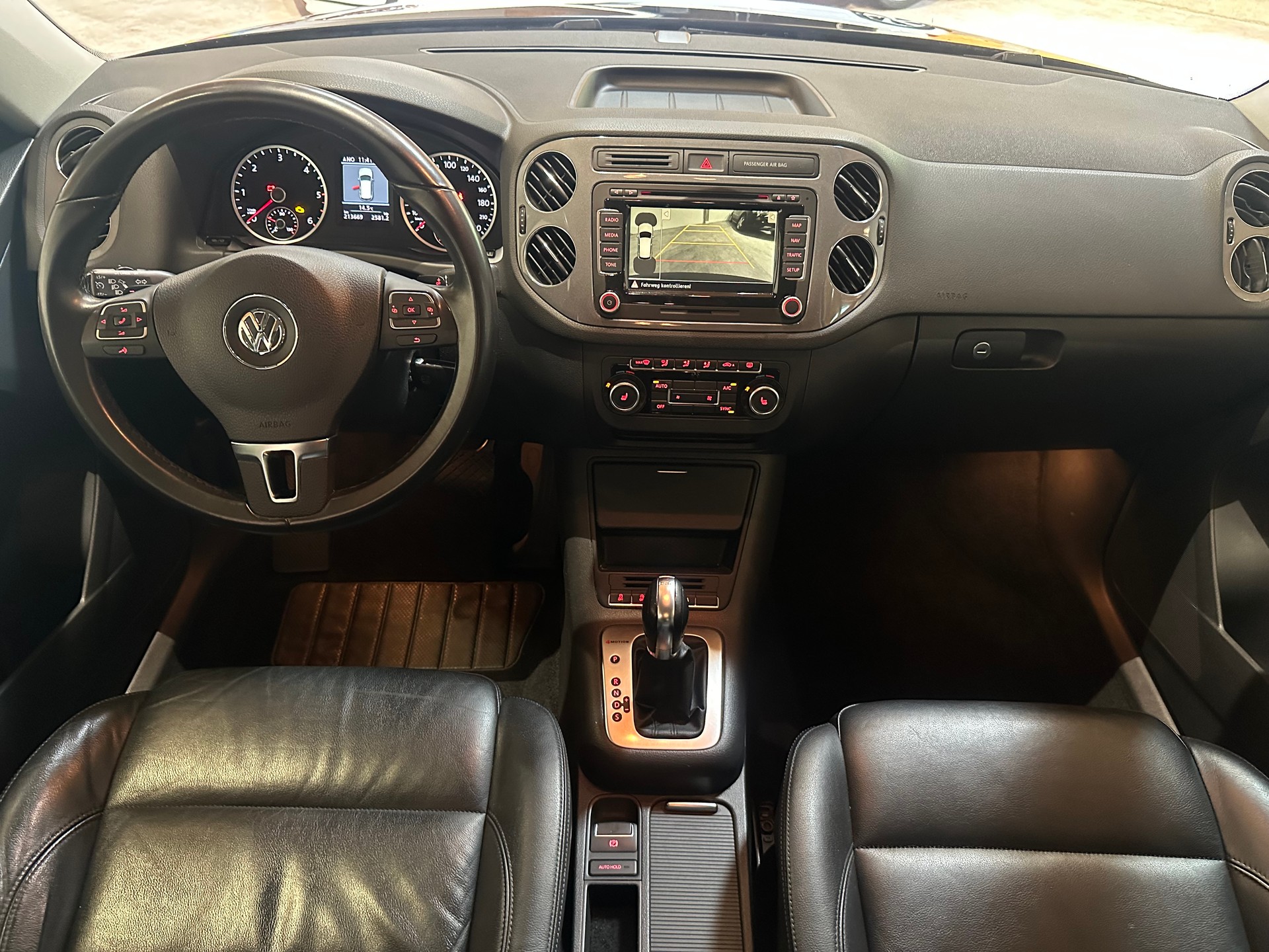 VW Tiguan 2.0 TDI BMT Salomon 4Motion DSG/Lückenlos VW-servicegepflegt/Äusserst gepflegter Zustand!-image-15