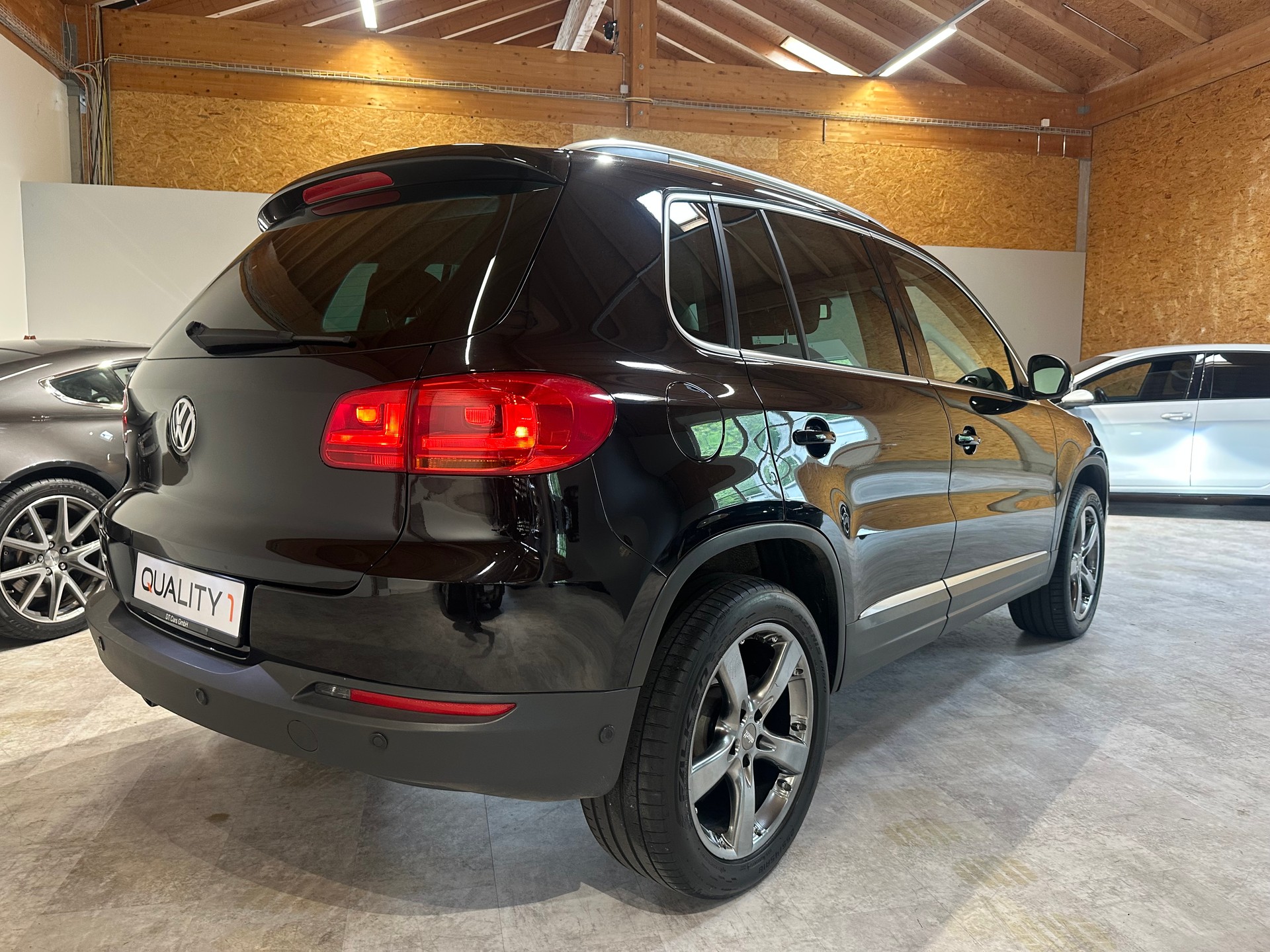 VW Tiguan 2.0 TDI BMT Salomon 4Motion DSG/Lückenlos VW-servicegepflegt/Äusserst gepflegter Zustand!-image-6