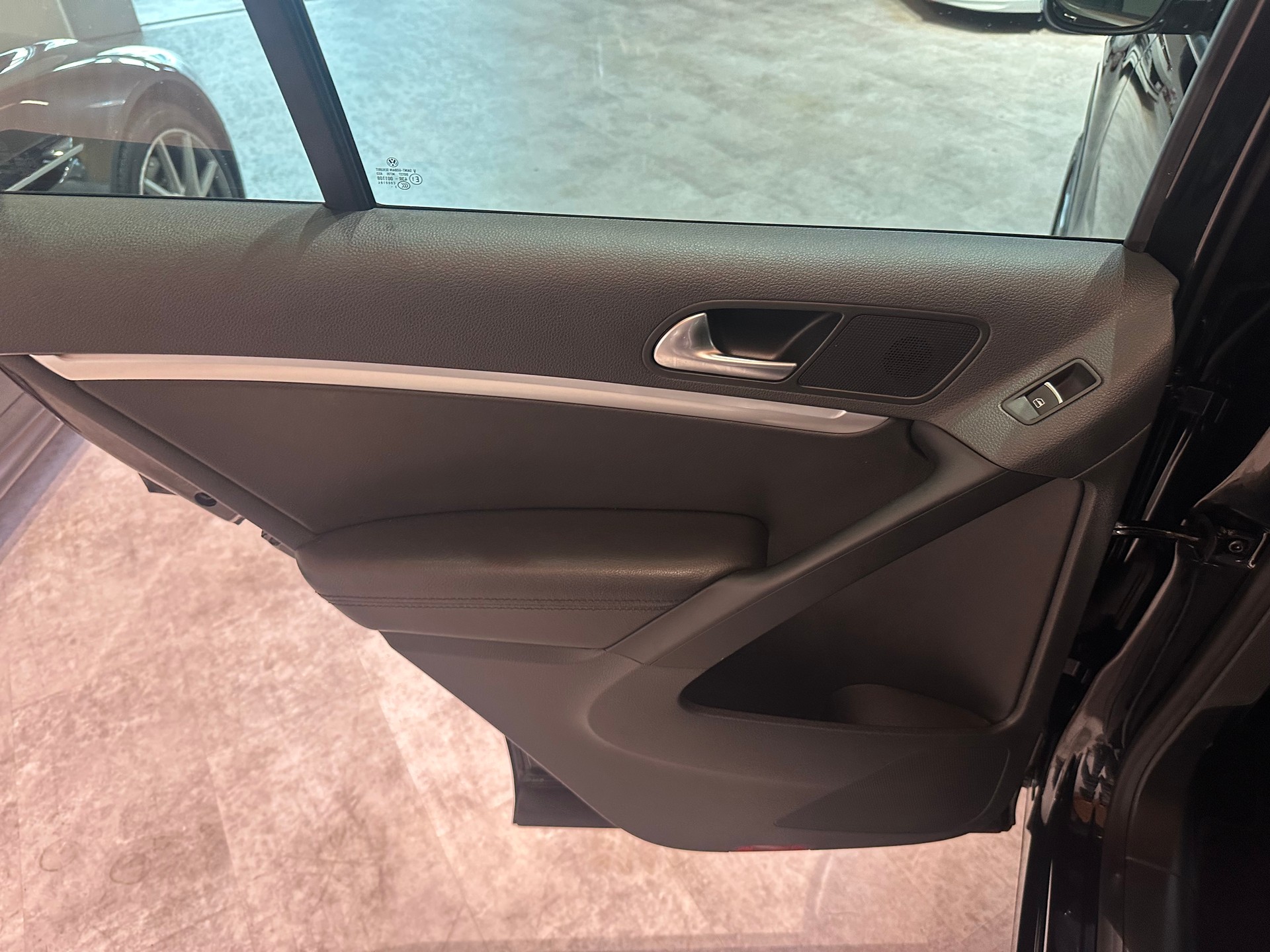 VW Tiguan 2.0 TDI BMT Salomon 4Motion DSG/Lückenlos VW-servicegepflegt/Äusserst gepflegter Zustand!-image-20