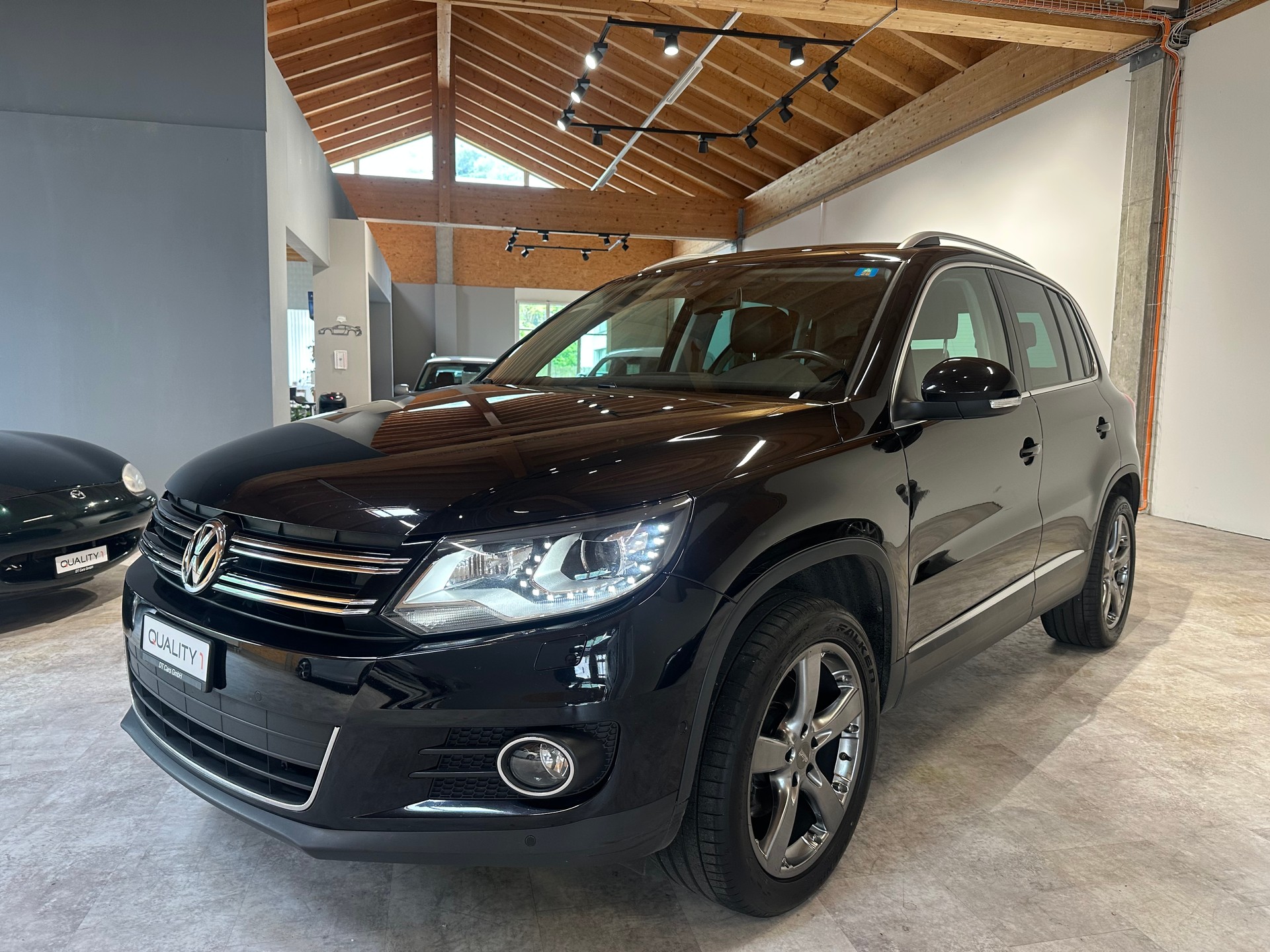 VW Tiguan 2.0 TDI BMT Salomon 4Motion DSG/Lückenlos VW-servicegepflegt/Äusserst gepflegter Zustand!-image-0