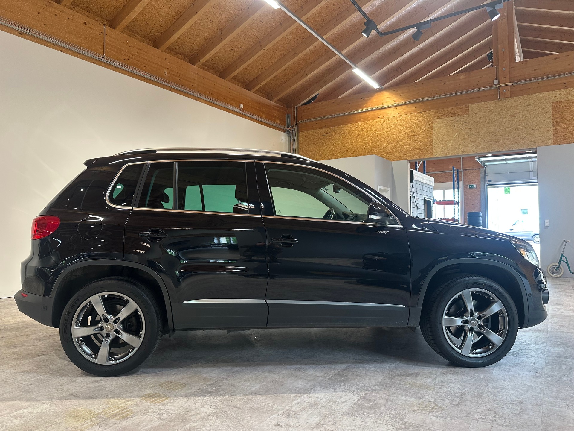 VW Tiguan 2.0 TDI BMT Salomon 4Motion DSG/Lückenlos VW-servicegepflegt/Äusserst gepflegter Zustand!-image-7