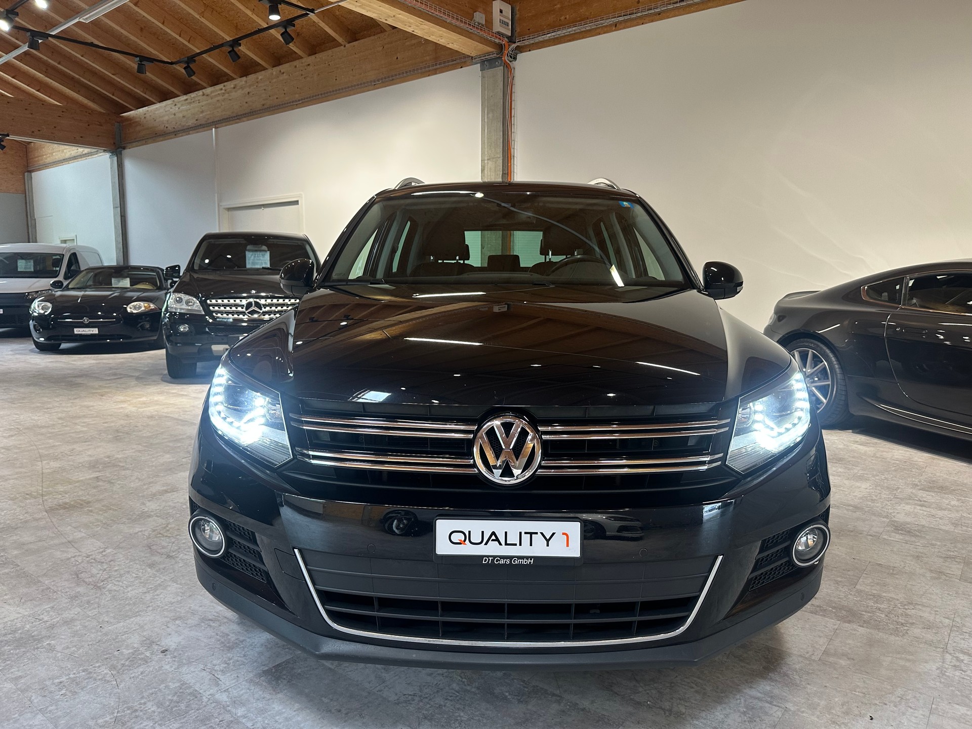 VW Tiguan 2.0 TDI BMT Salomon 4Motion DSG/Lückenlos VW-servicegepflegt/Äusserst gepflegter Zustand!-image-1