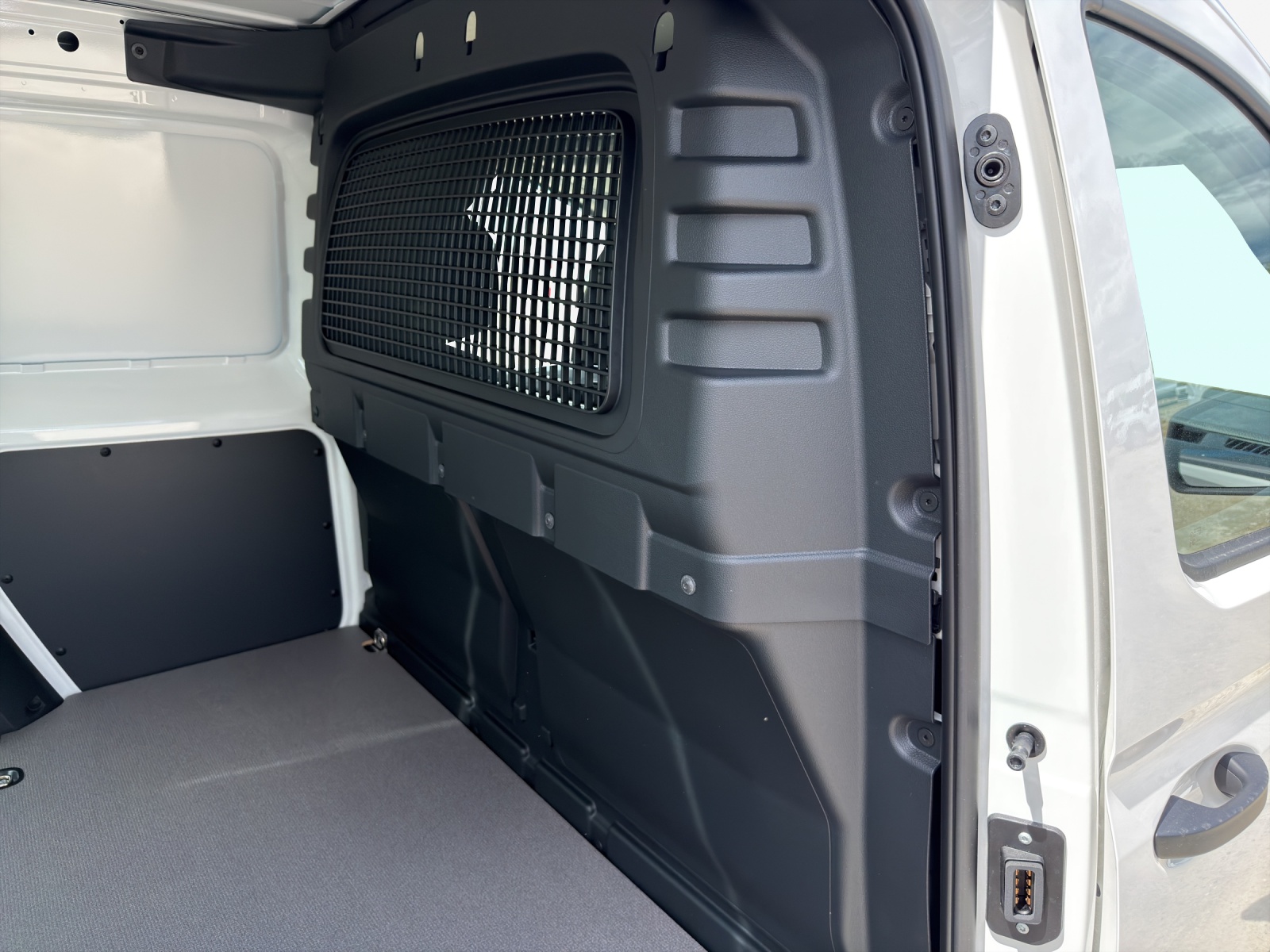 VW Caddy Cargo 2.0TDI Entry-image-11
