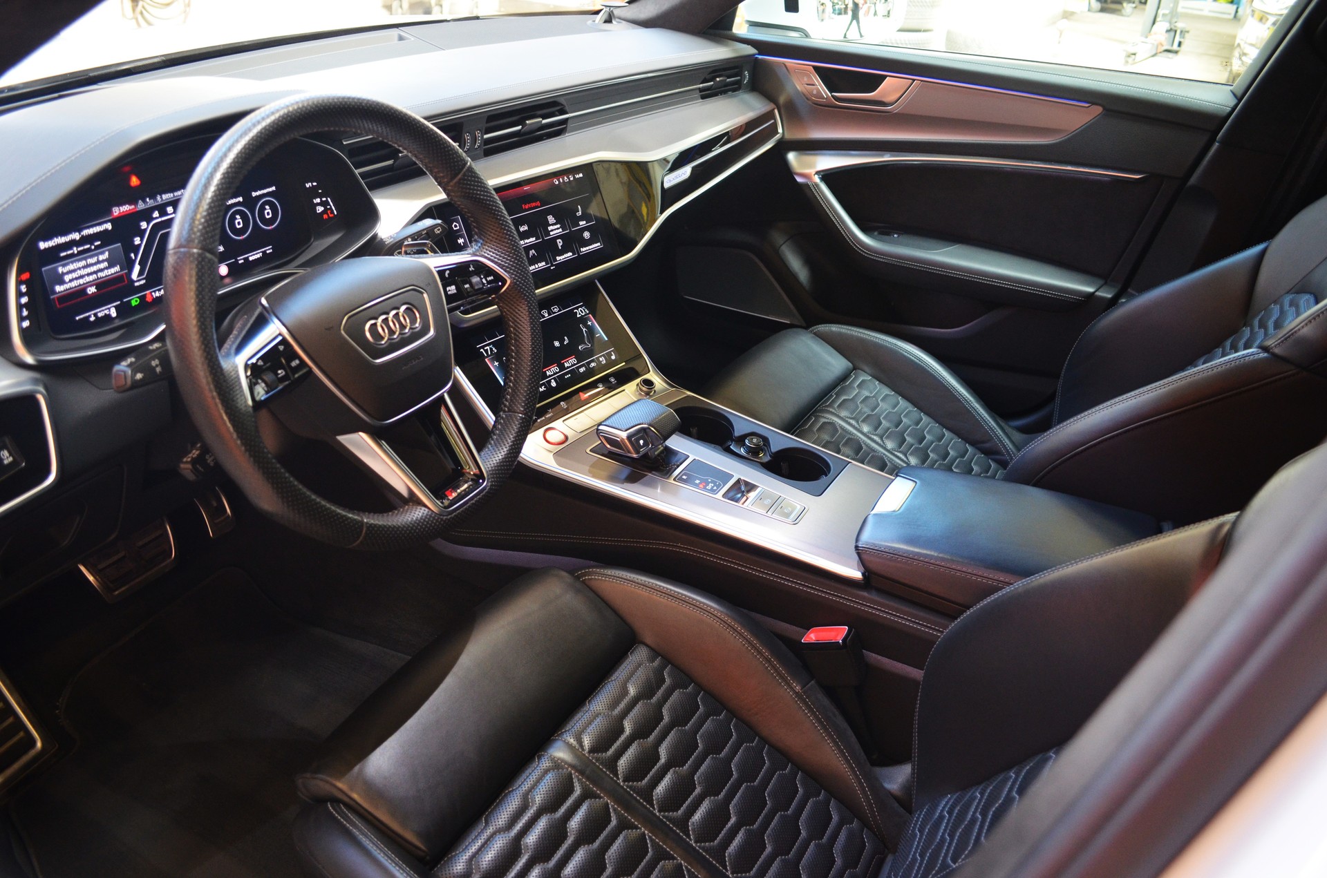 AUDI RS6 Avant 4.0 TFSI V8 quattro-image-8