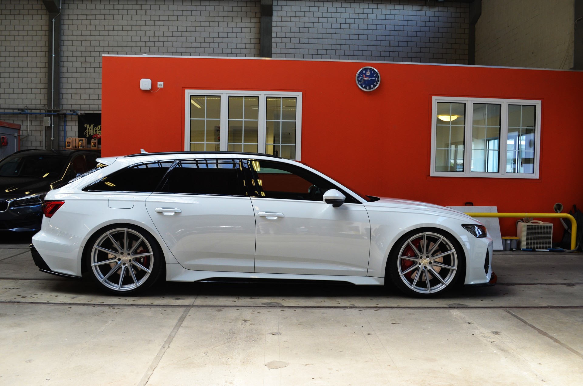 AUDI RS6 Avant 4.0 TFSI V8 quattro-image-3