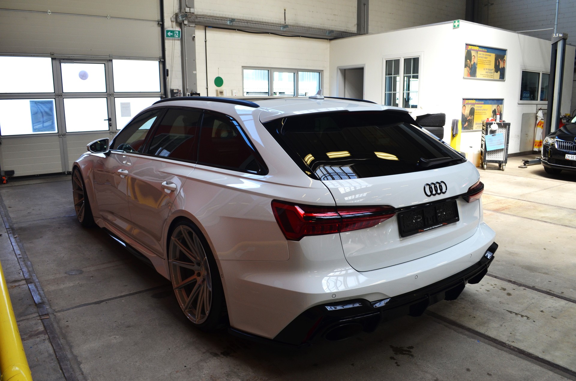 AUDI RS6 Avant 4.0 TFSI V8 quattro-image-6
