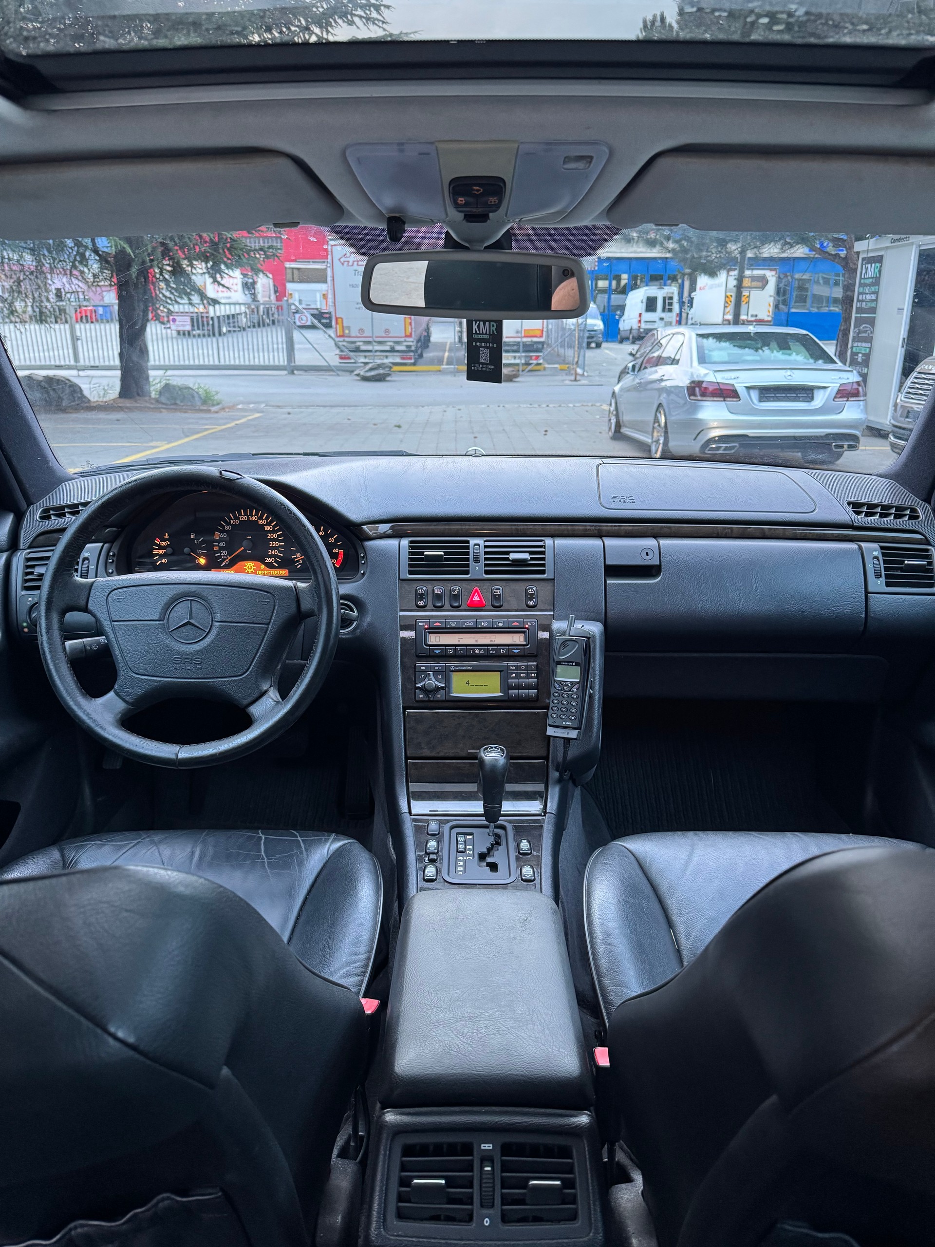 MERCEDES-BENZ E 320 Classic 4-Matic Automatic-image-5