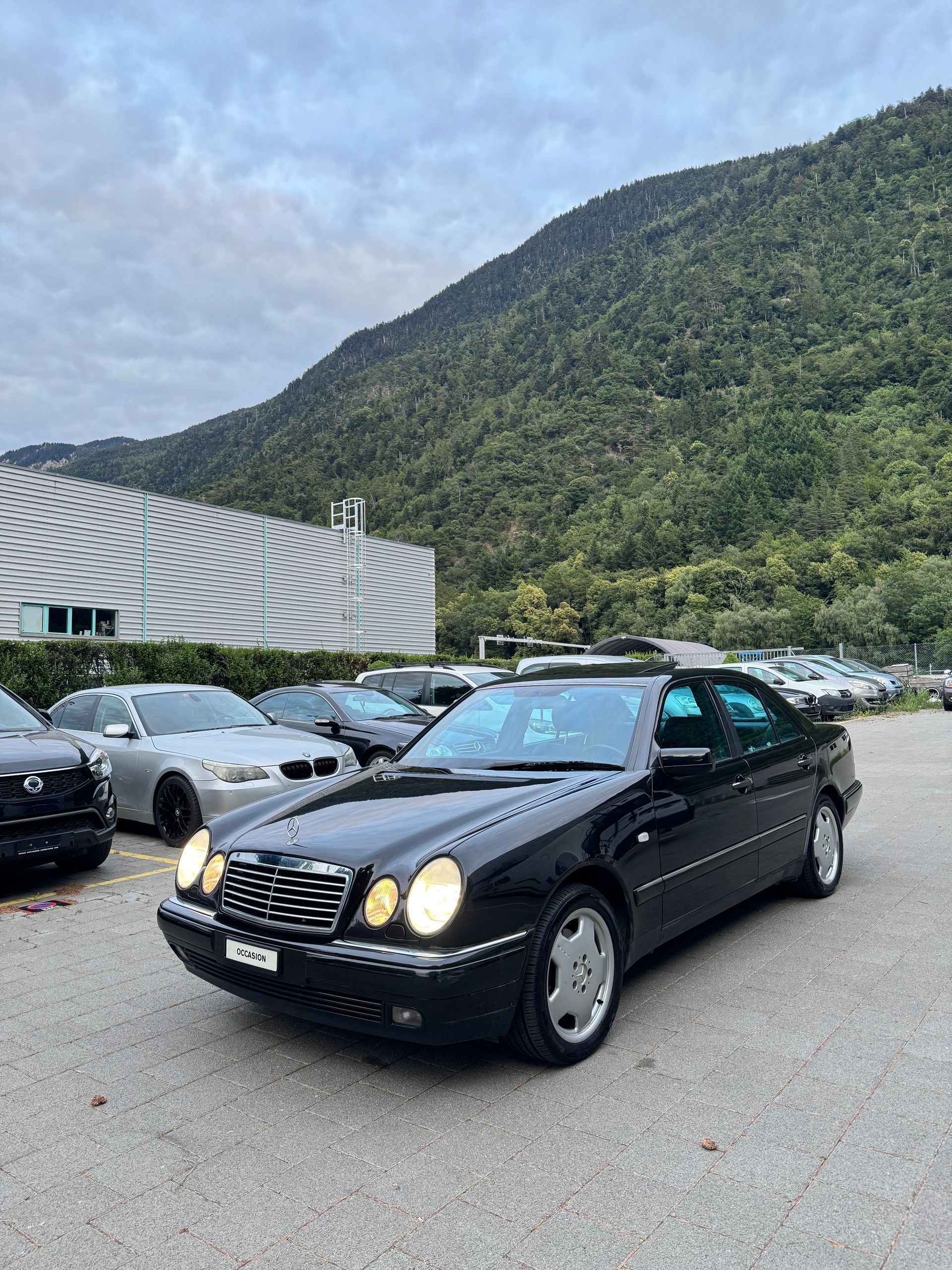 MERCEDES-BENZ E 320 Classic 4-Matic Automatic-image-0