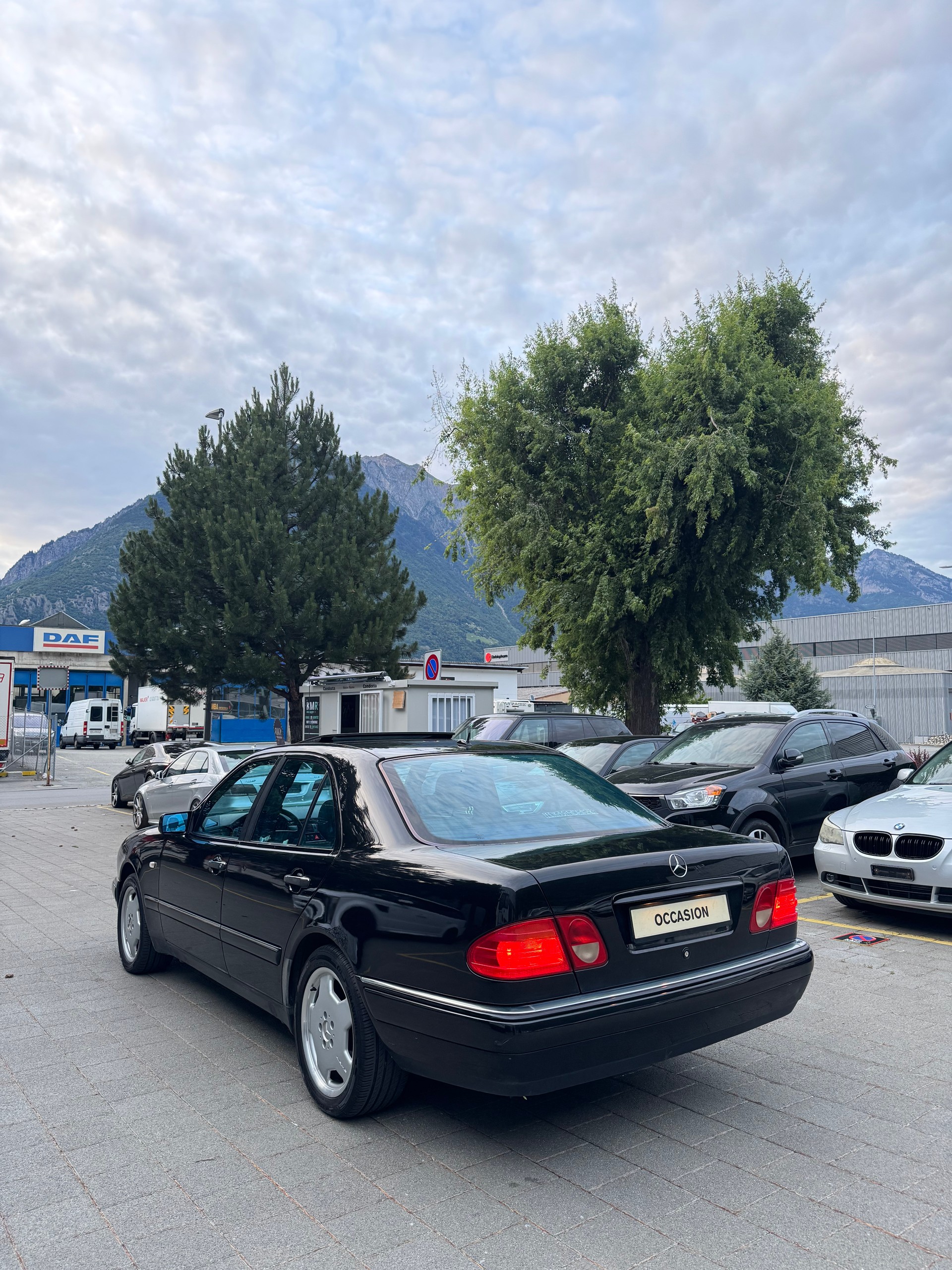 MERCEDES-BENZ E 320 Classic 4-Matic Automatic-image-3