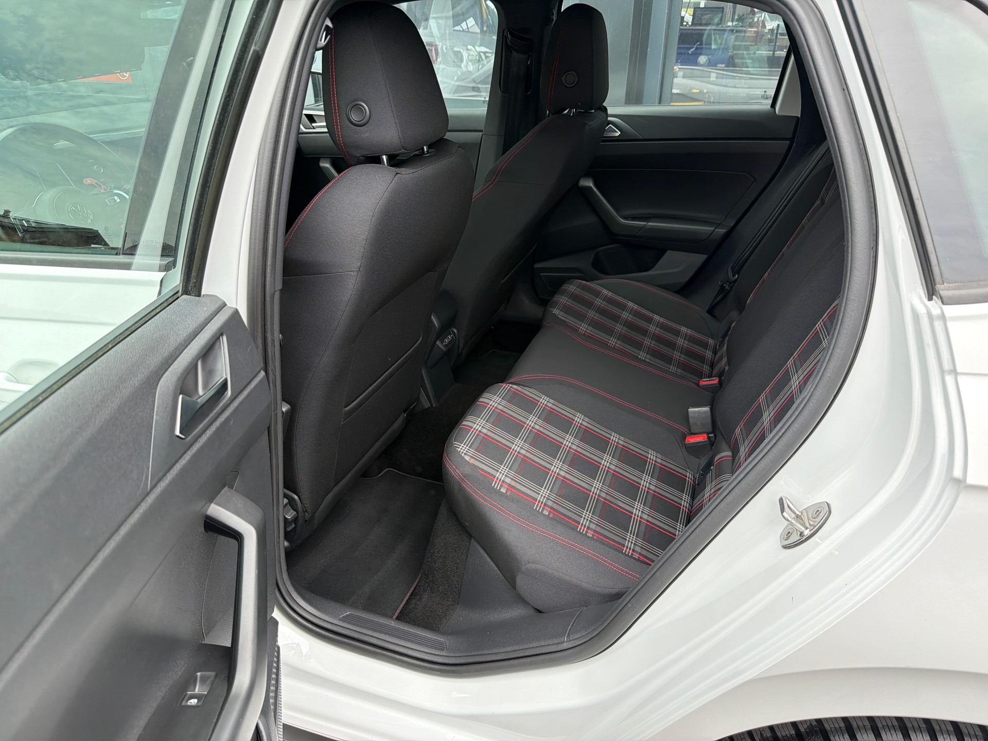 VW Polo 2.0 TSI GTI DSG-image-5