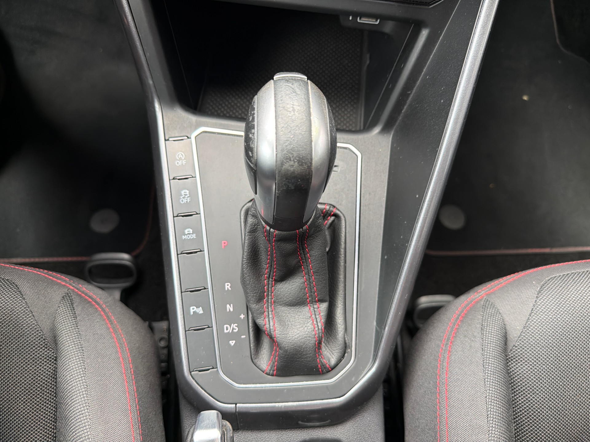 VW Polo 2.0 TSI GTI DSG-image-13