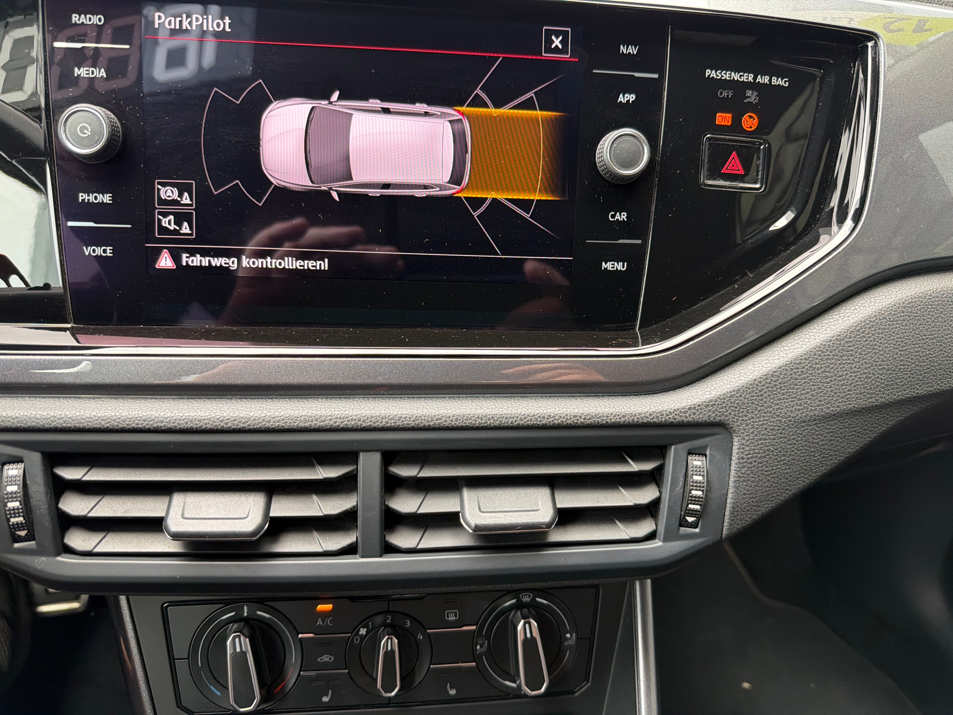 VW Polo 2.0 TSI GTI DSG-image-11