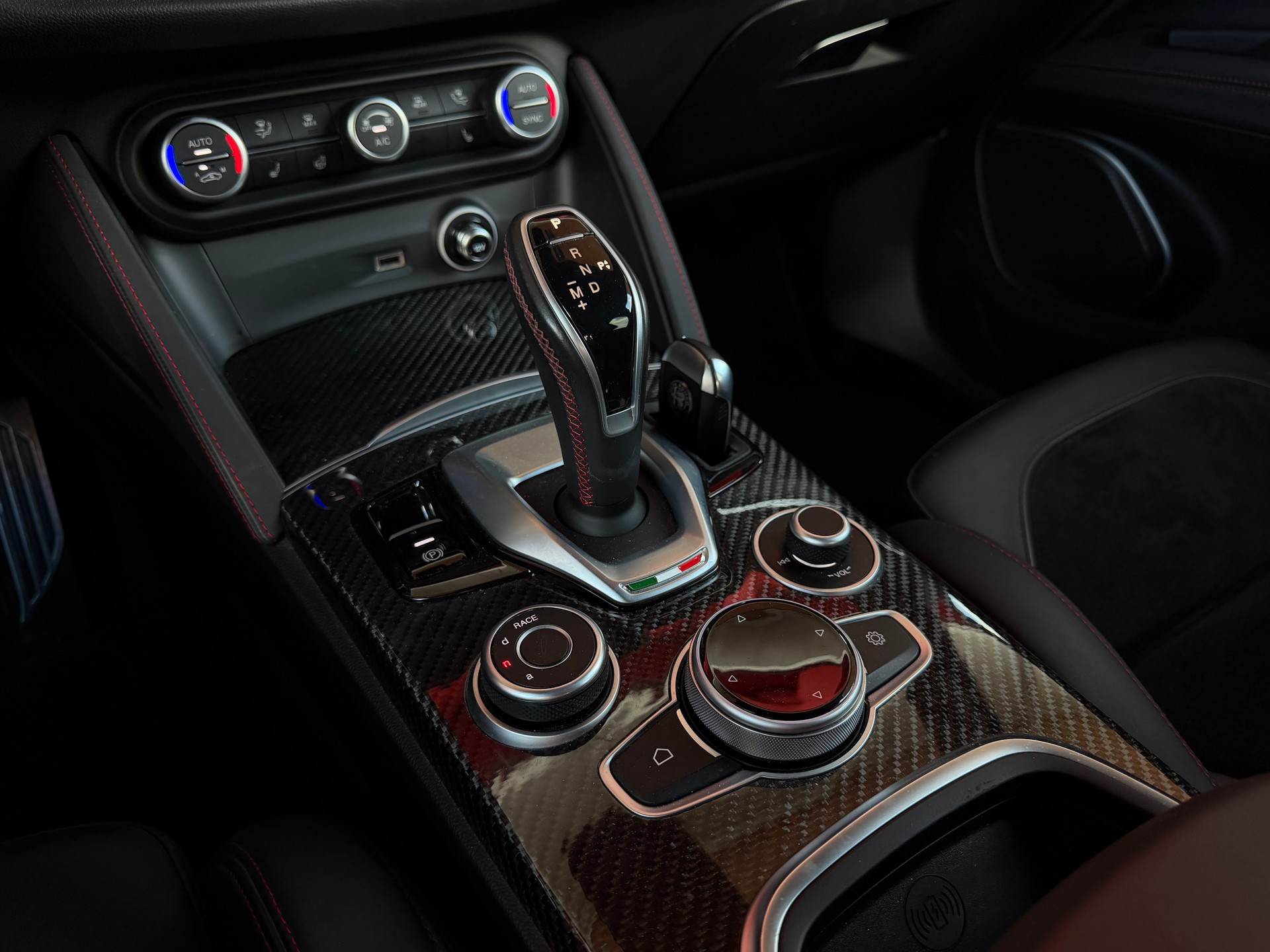 ALFA ROMEO Stelvio 2.9 V6 Quadrifoglio Q4 Automatic *AKRAPOVIC*-image-10