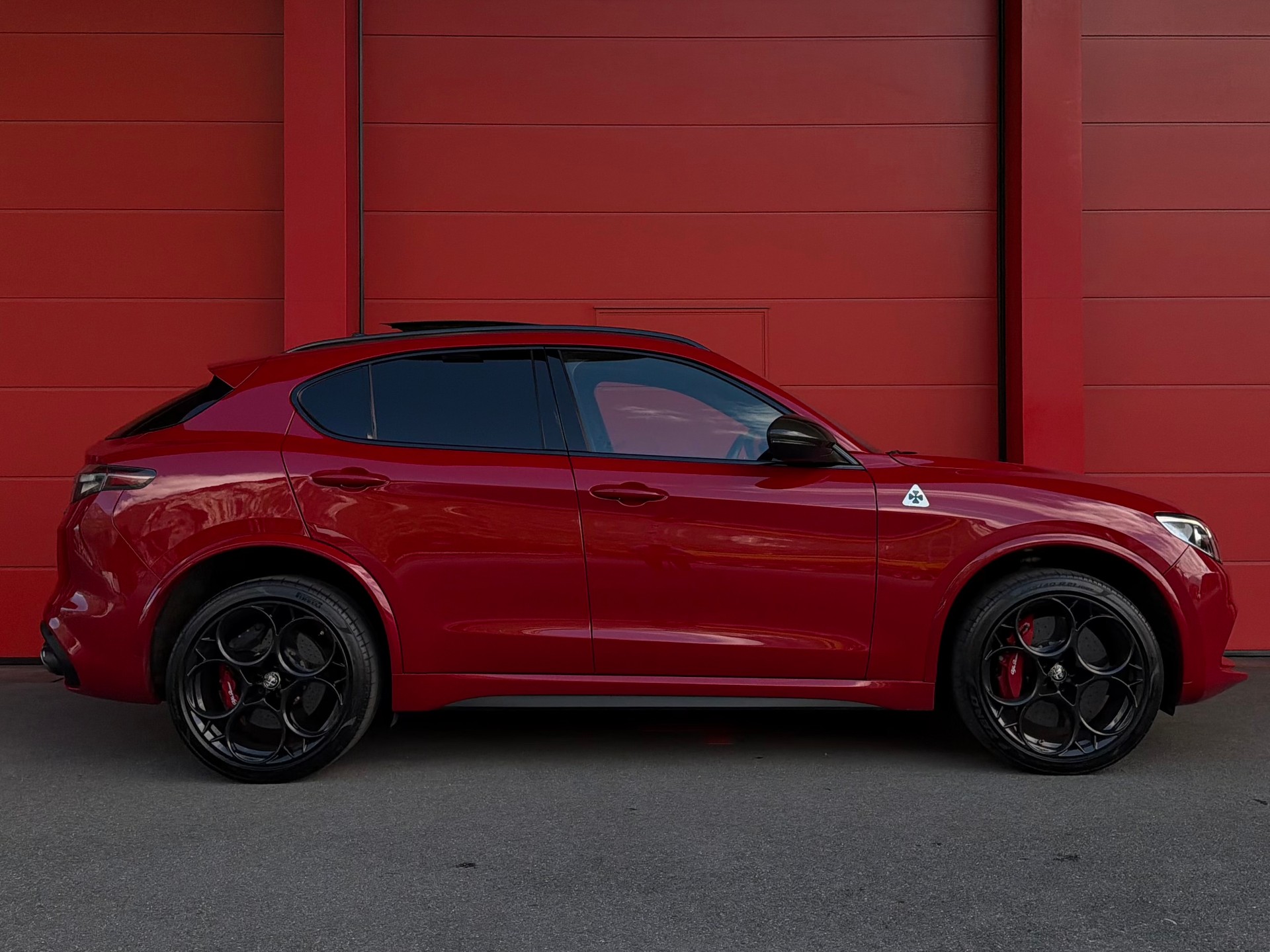 ALFA ROMEO Stelvio 2.9 V6 Quadrifoglio Q4 Automatic *AKRAPOVIC*-image-2