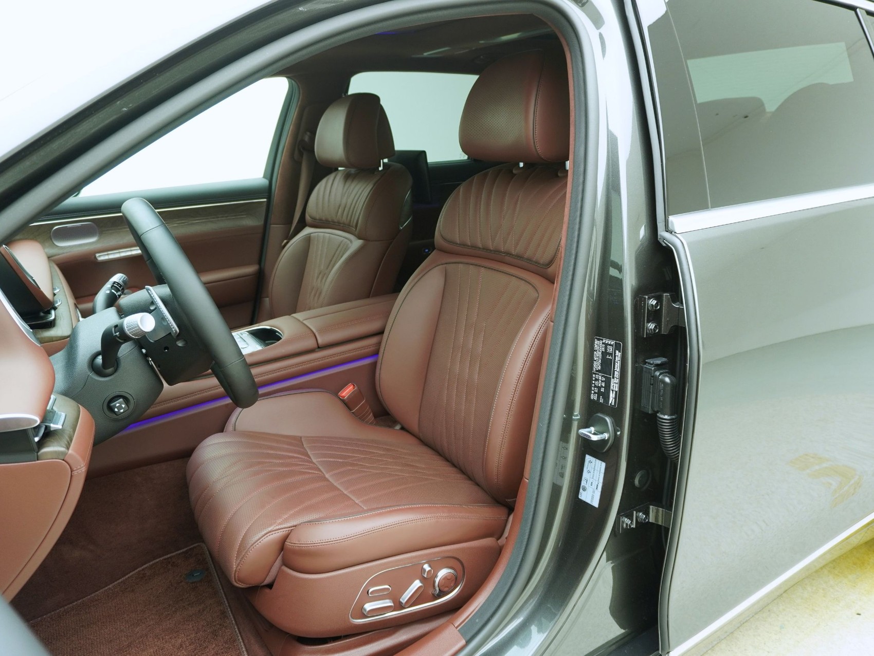 GENESIS G90 3.5T Luxury Plus AWD **Neuwertiger Vorführer**-image-9