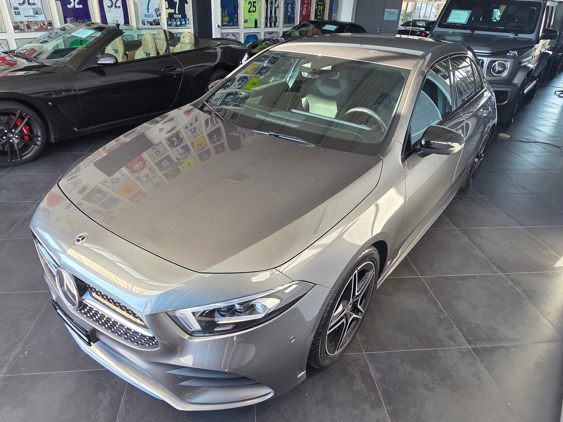 MERCEDES-BENZ A 200 AMG Line-image-2