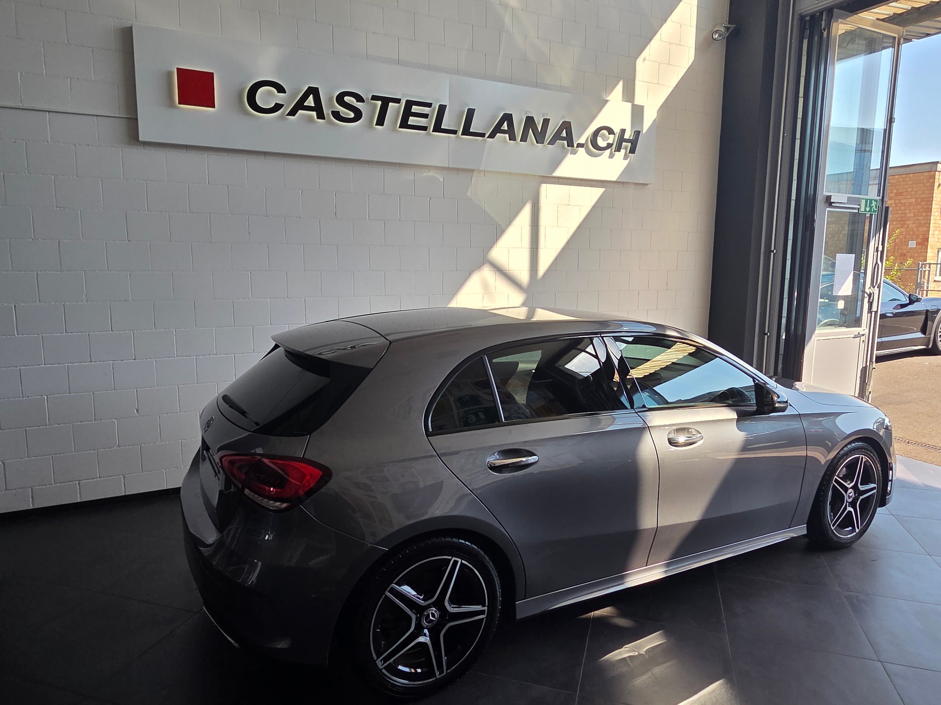 MERCEDES-BENZ A 200 AMG Line-image-3