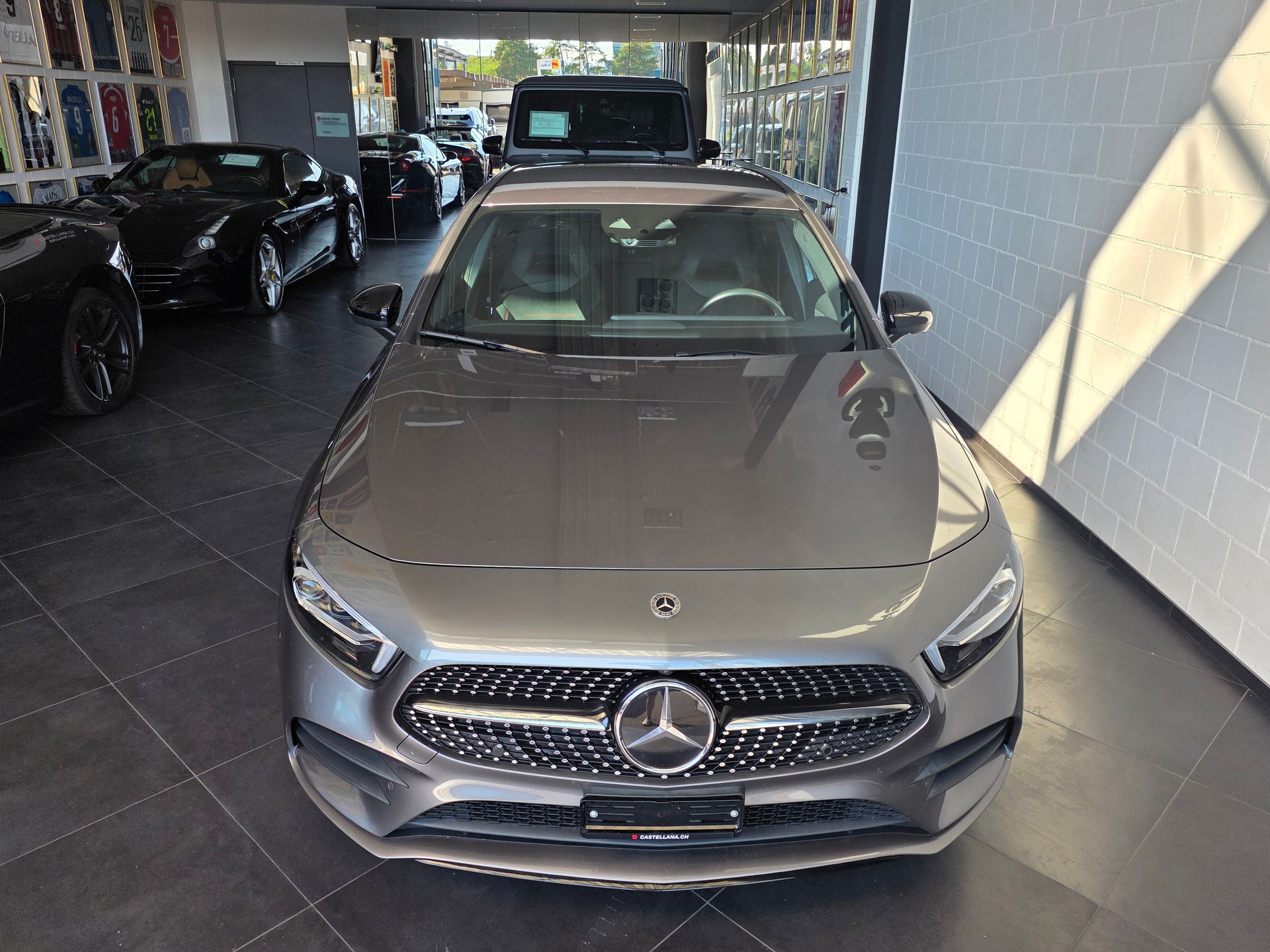 MERCEDES-BENZ A 200 AMG Line-image-1