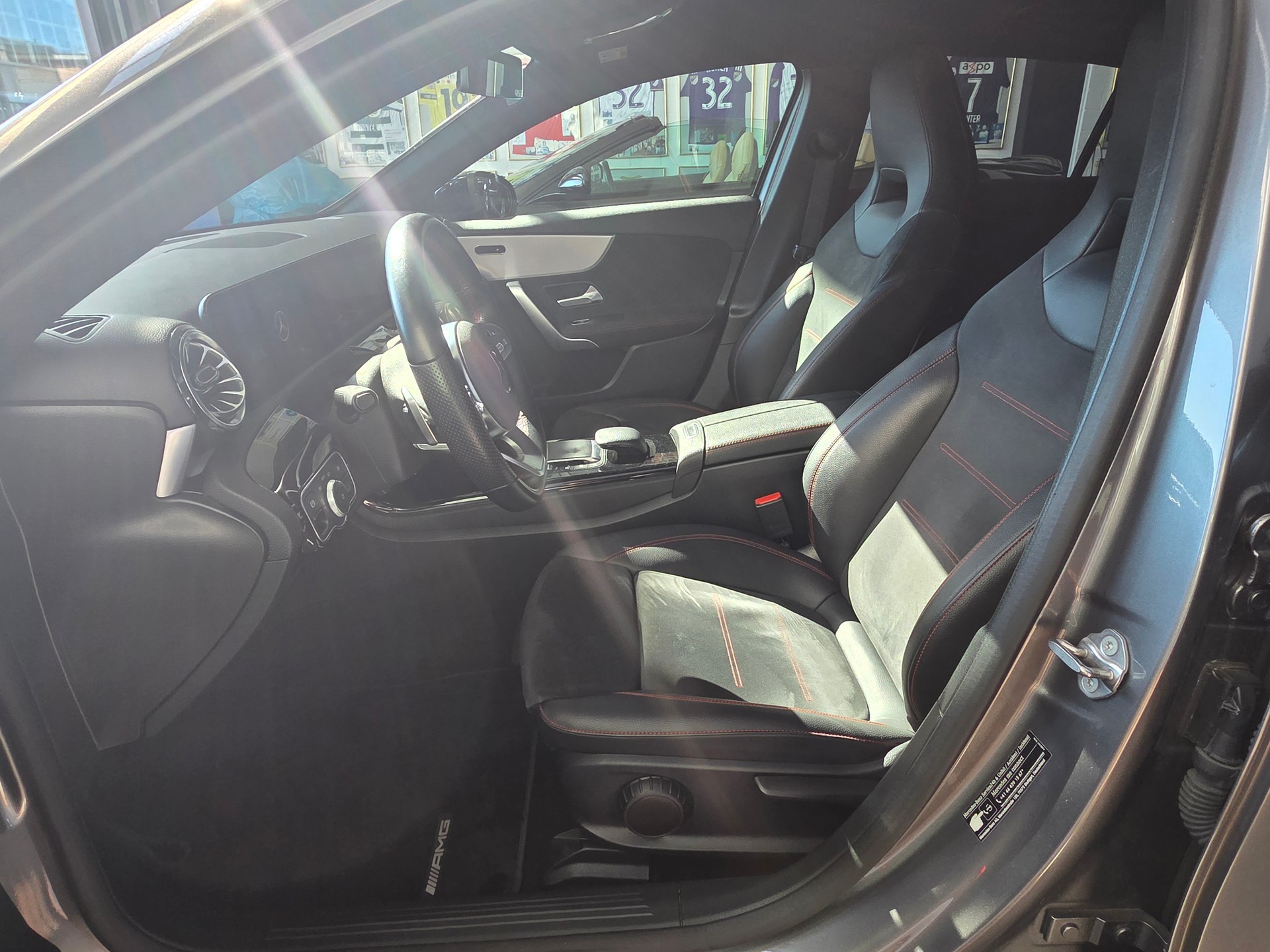 MERCEDES-BENZ A 200 AMG Line-image-10