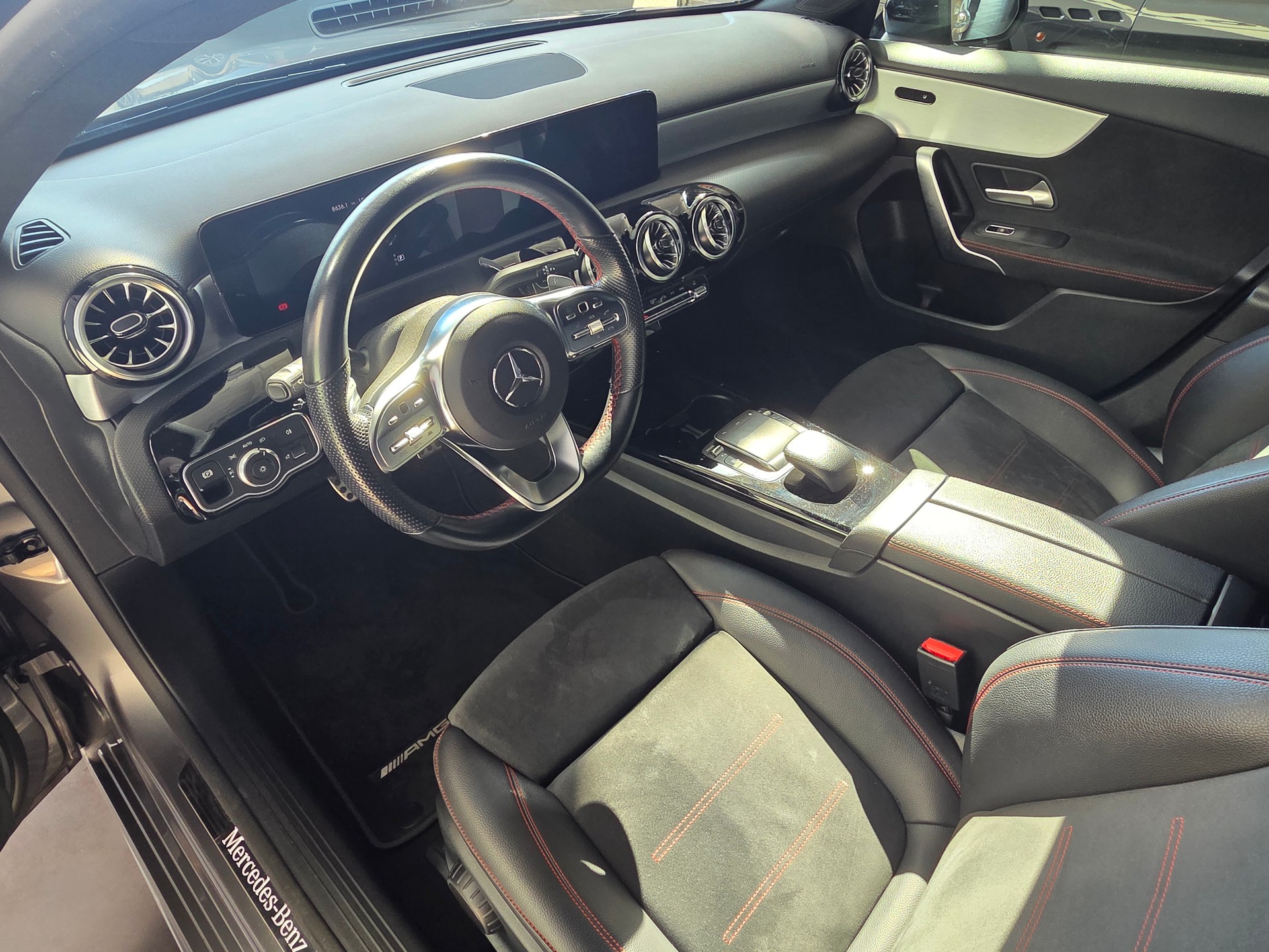 MERCEDES-BENZ A 200 AMG Line-image-11