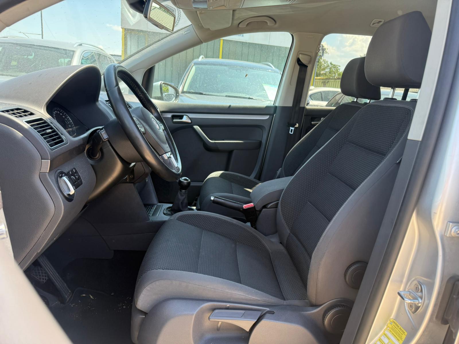 VW Touran 1.4 TSI Trendline-image-5