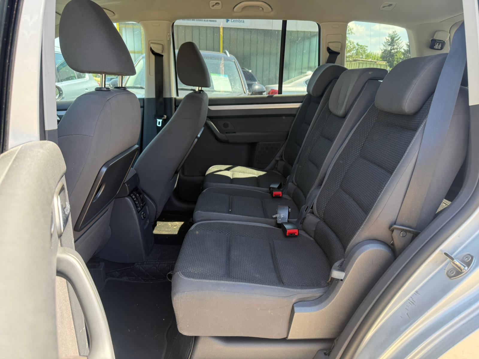 VW Touran 1.4 TSI Trendline-image-6