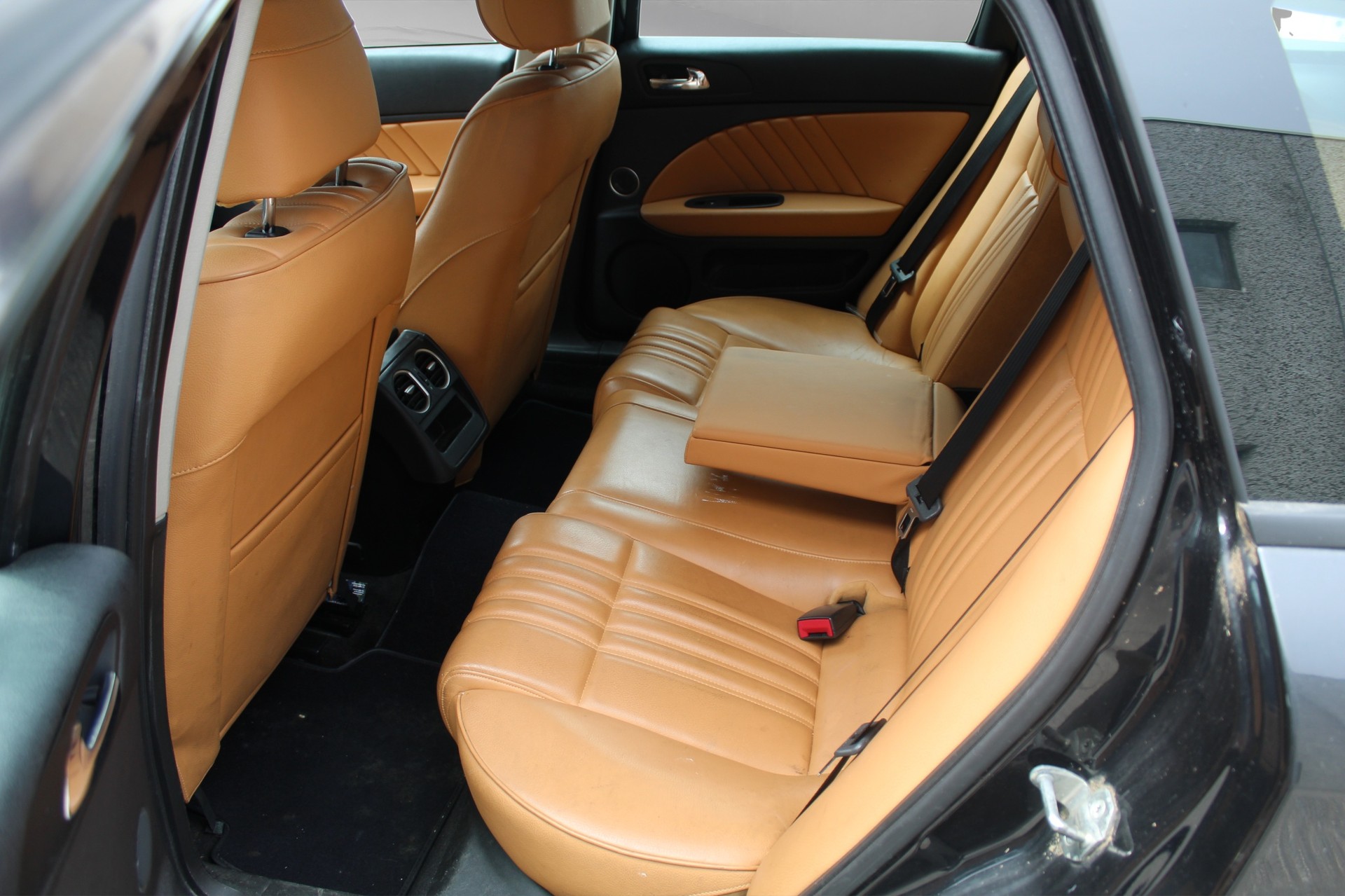 ALFA ROMEO 159 Sportwagon 1.9 JTD TI Q-Tronic-image-9