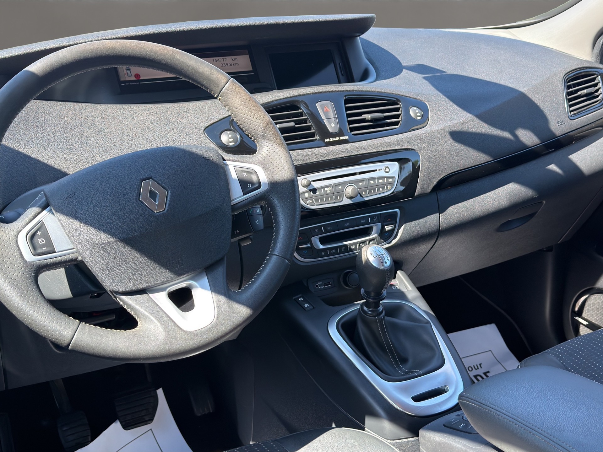 RENAULT Scénic 1.6 dCi Bose-image-9