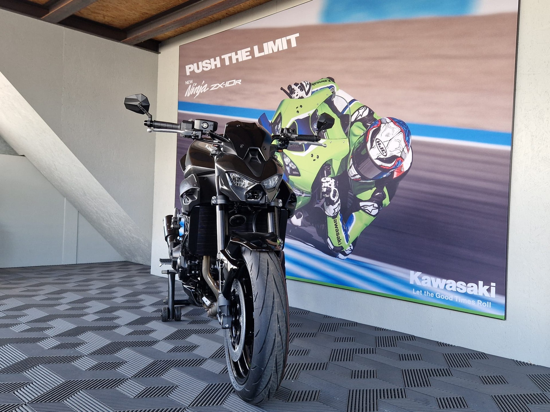 KAWASAKI Z 900 (35kW) Black Edition-image-3