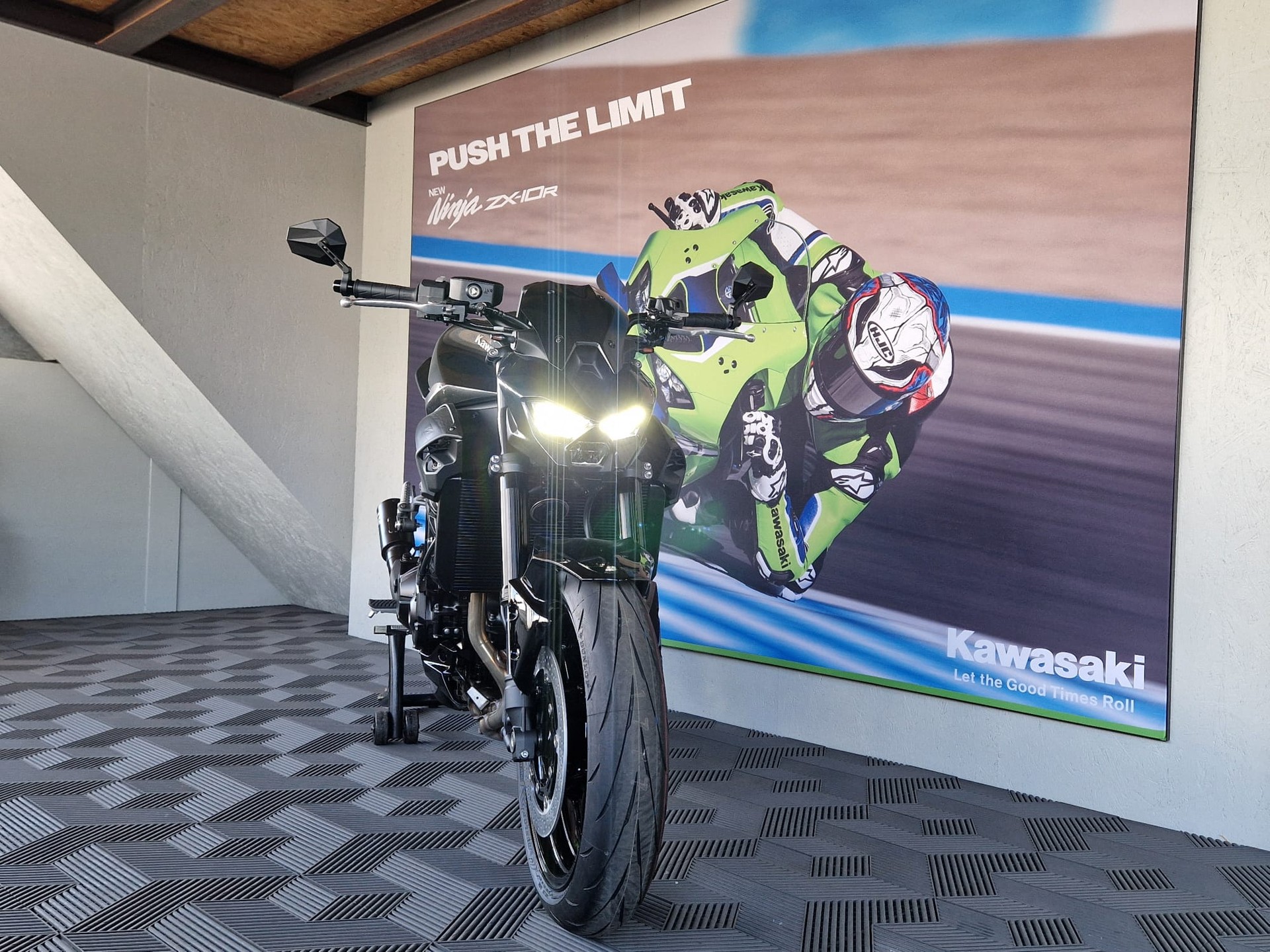 KAWASAKI Z 900 (35kW) Black Edition-image-4