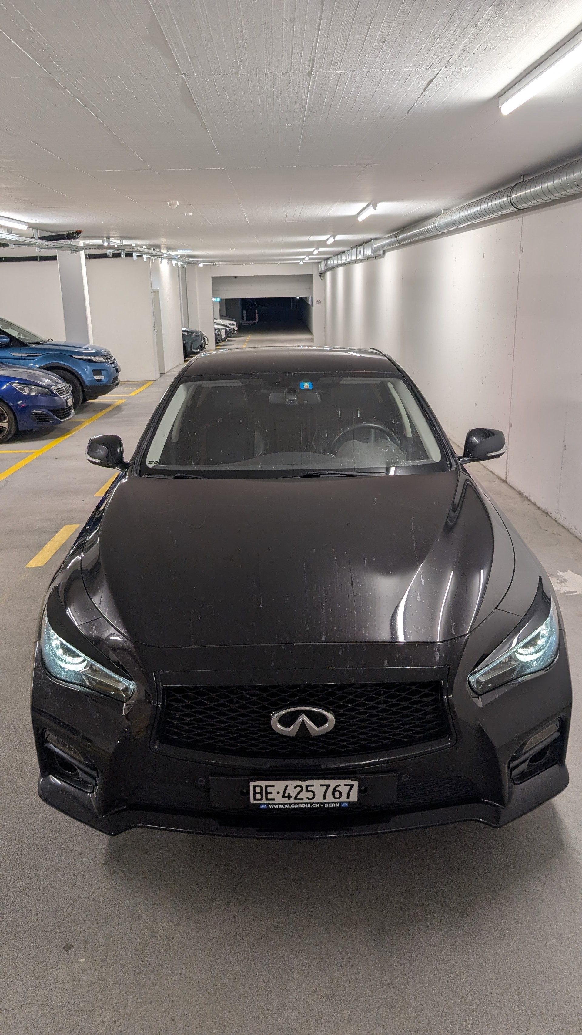 INFINITI 3.5 S Hybrid Sport Tech AWD-image-1